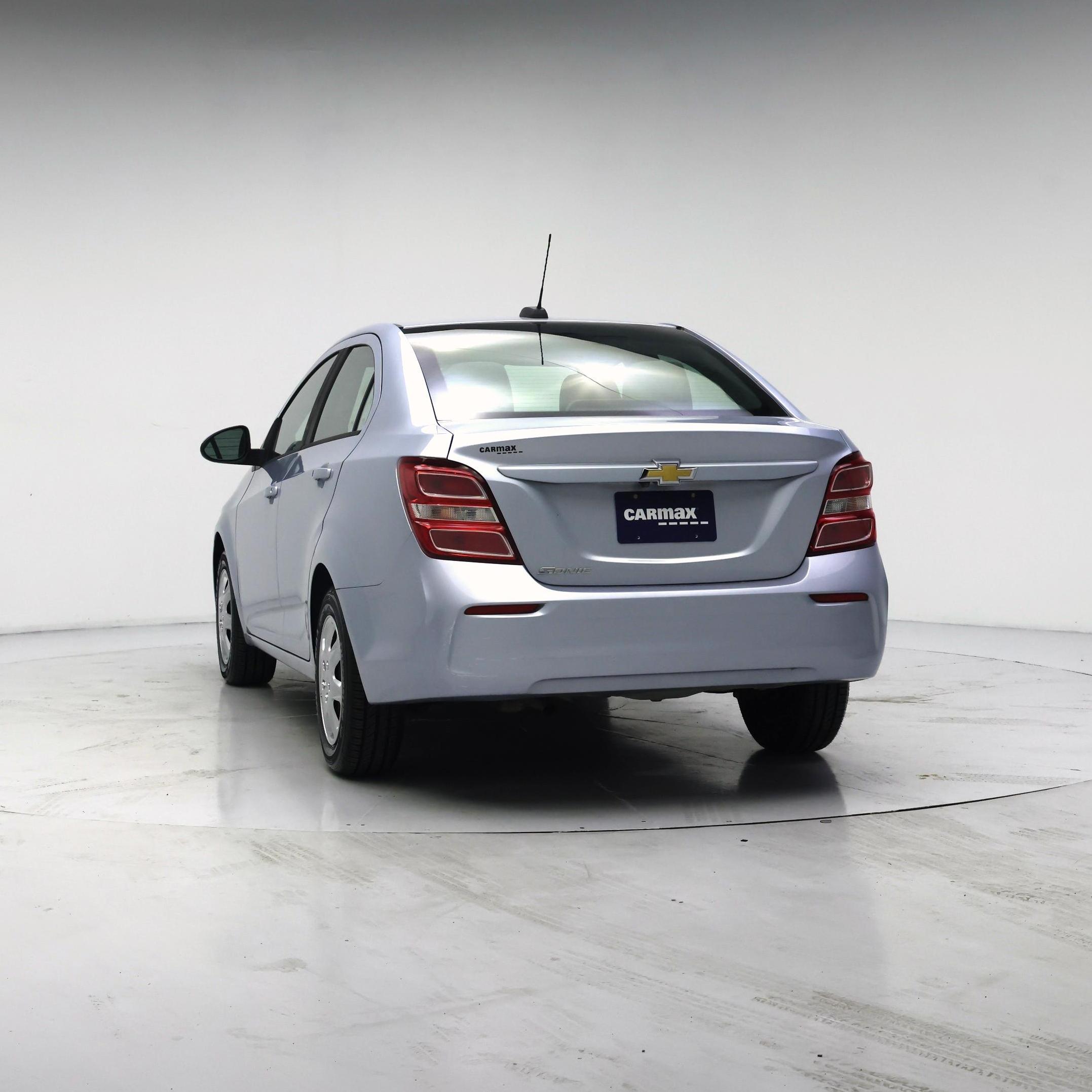 Thumbnail: 2017 Chevrolet Sonic - 6