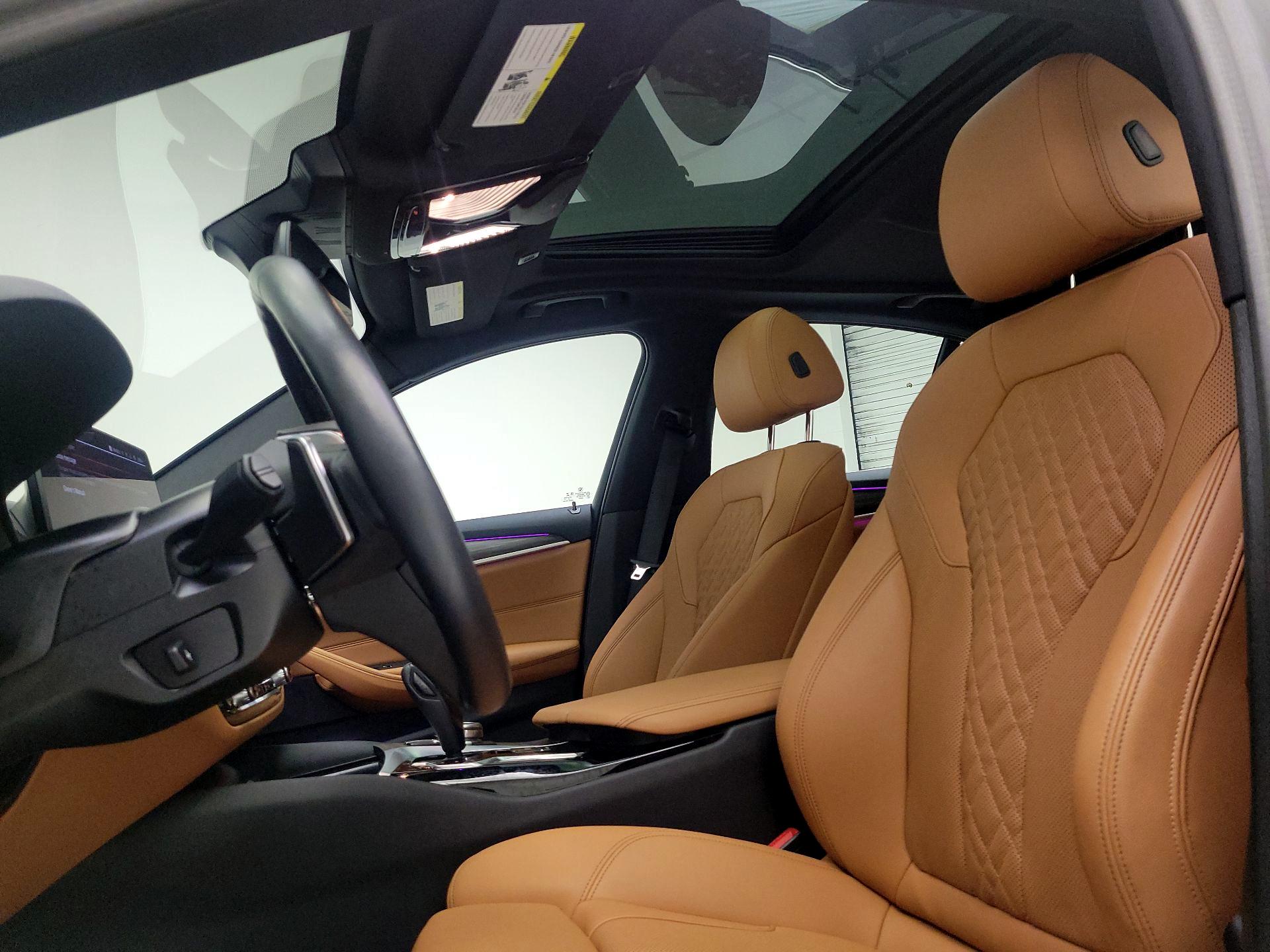 Thumbnail: 2023 BMW 5 Series - 20