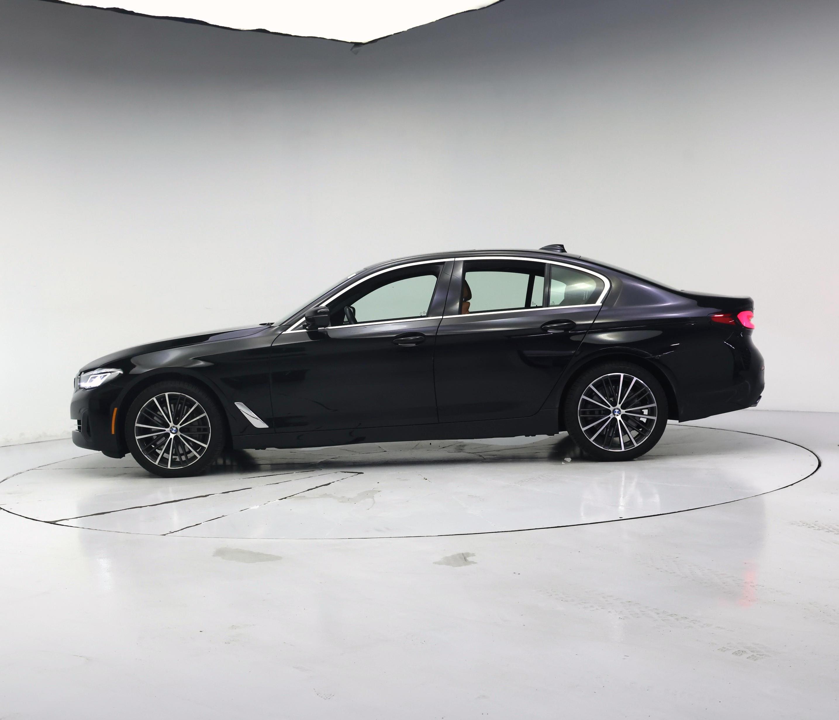 Thumbnail: 2023 BMW 5 Series - 3