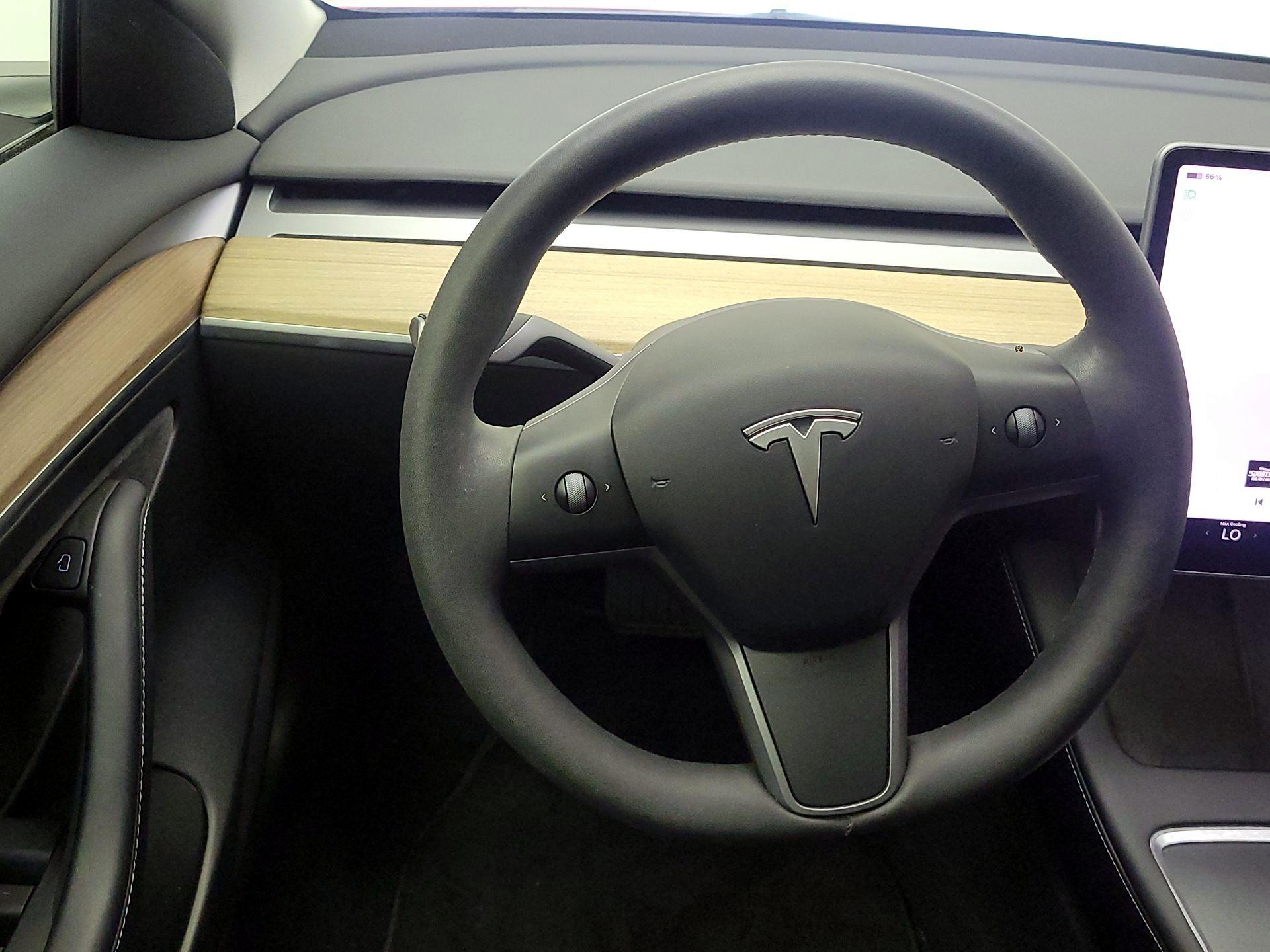 Thumbnail: 2023 Tesla Model 3 - 10