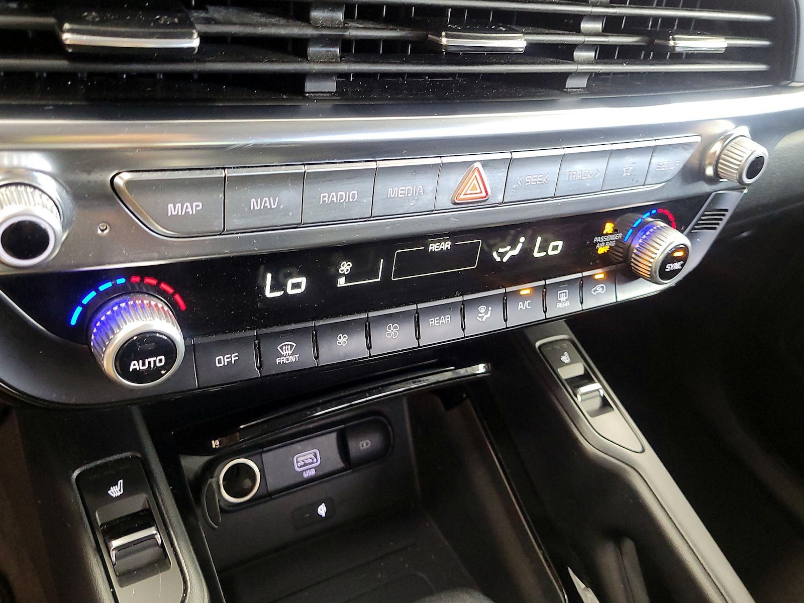 2022 Kia Telluride S - Photo 18