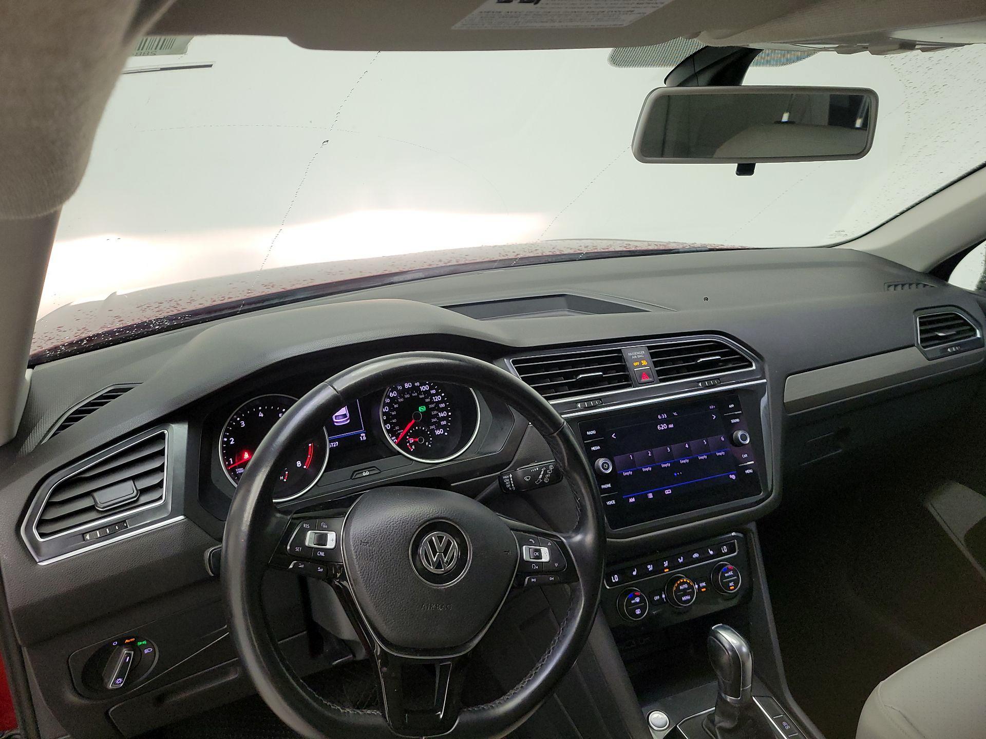 Thumbnail: 2018 Volkswagen Tiguan - 9