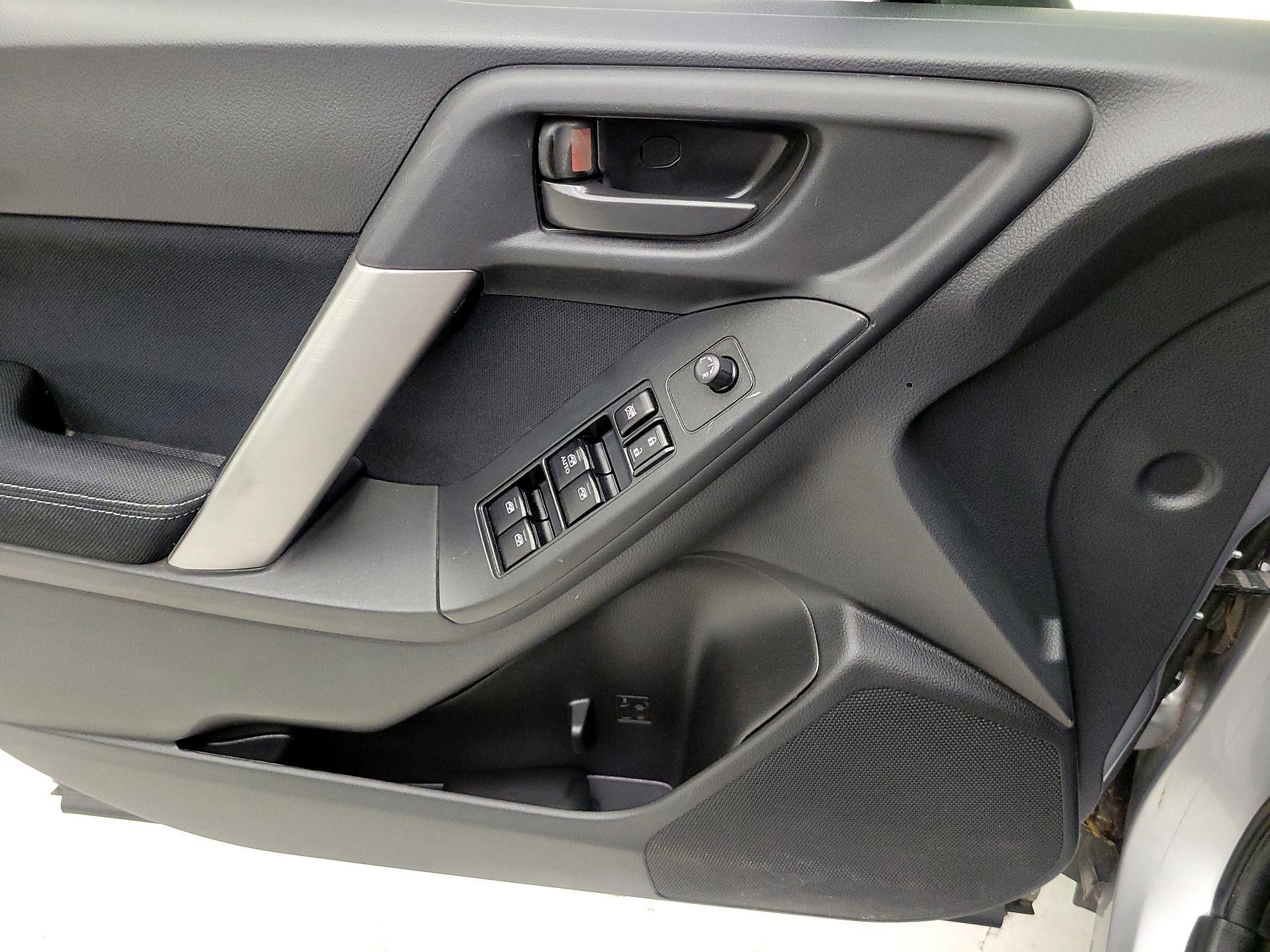 Thumbnail: 2015 Subaru Forester - 12