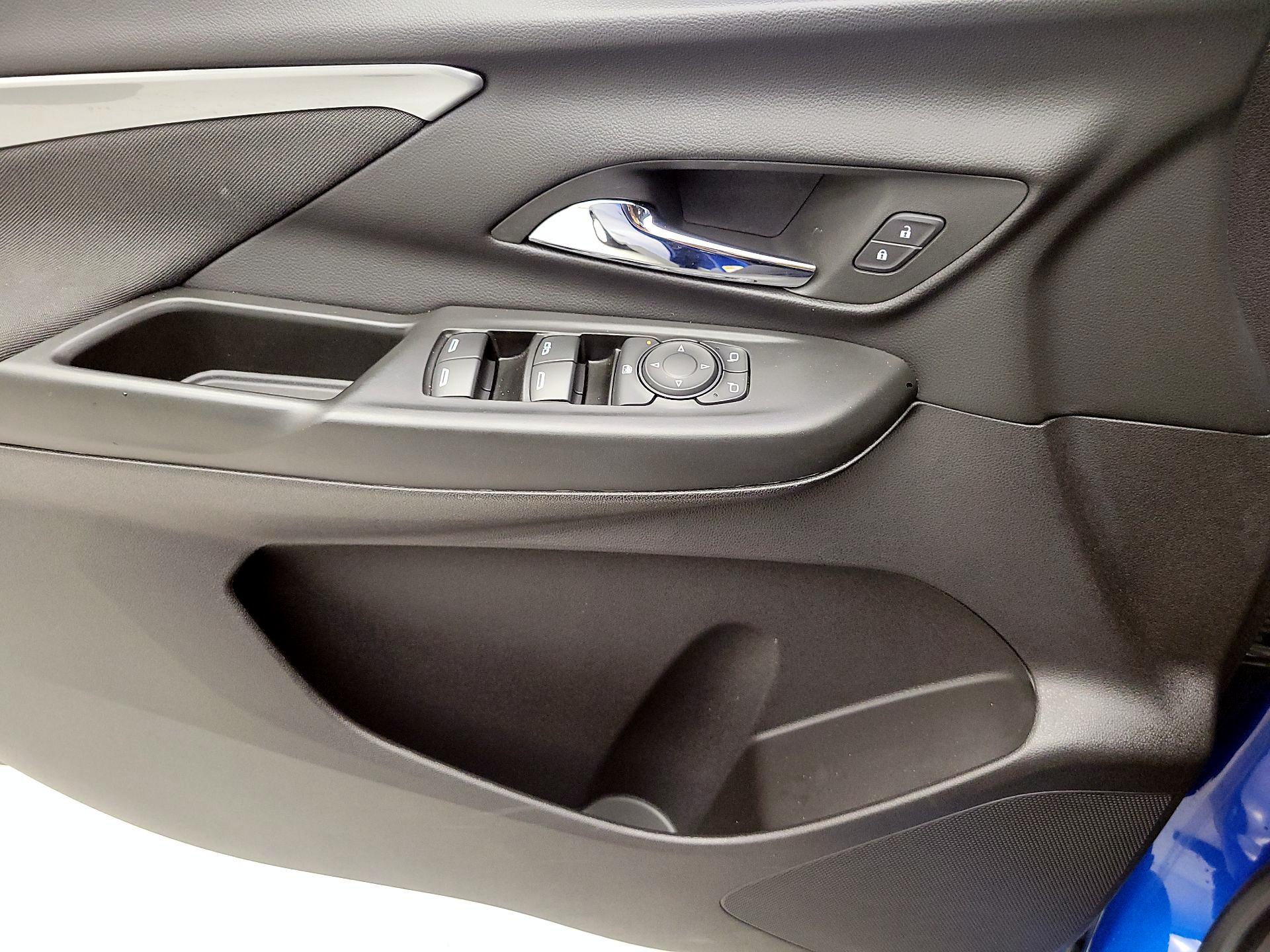 Thumbnail: 2023 Chevrolet Bolt EV - 12