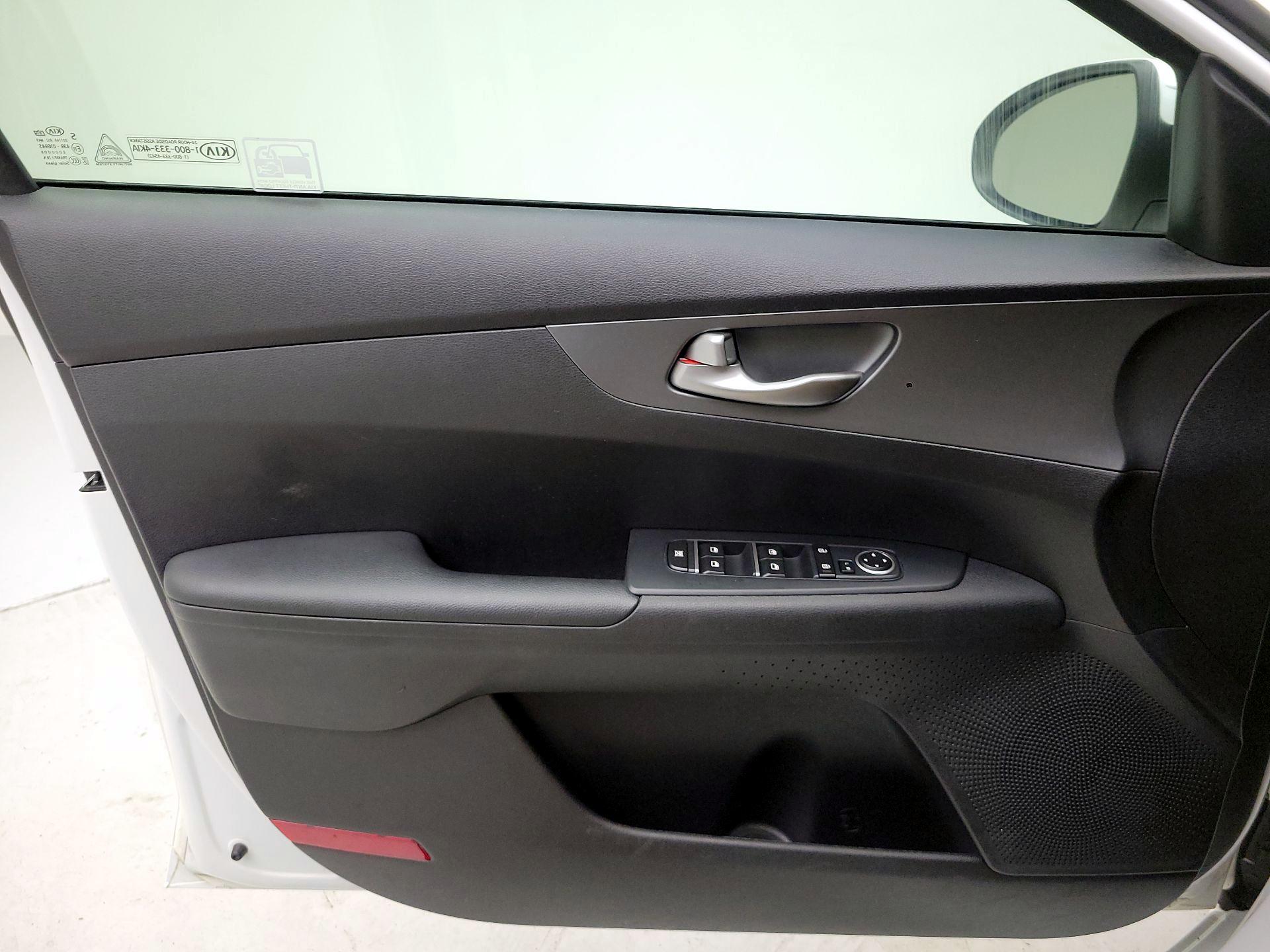 Thumbnail: 2021 Kia Forte - 12