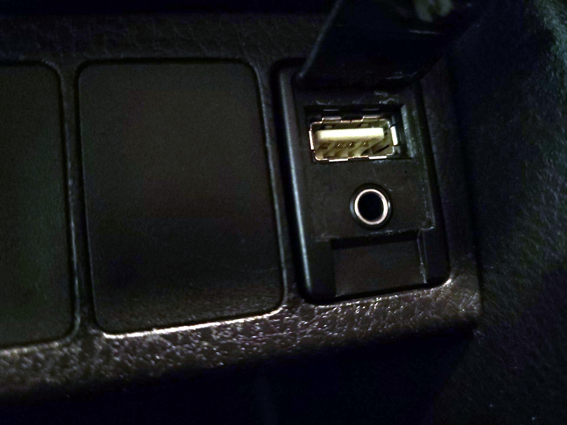 Thumbnail: 2015 Toyota Corolla - 18