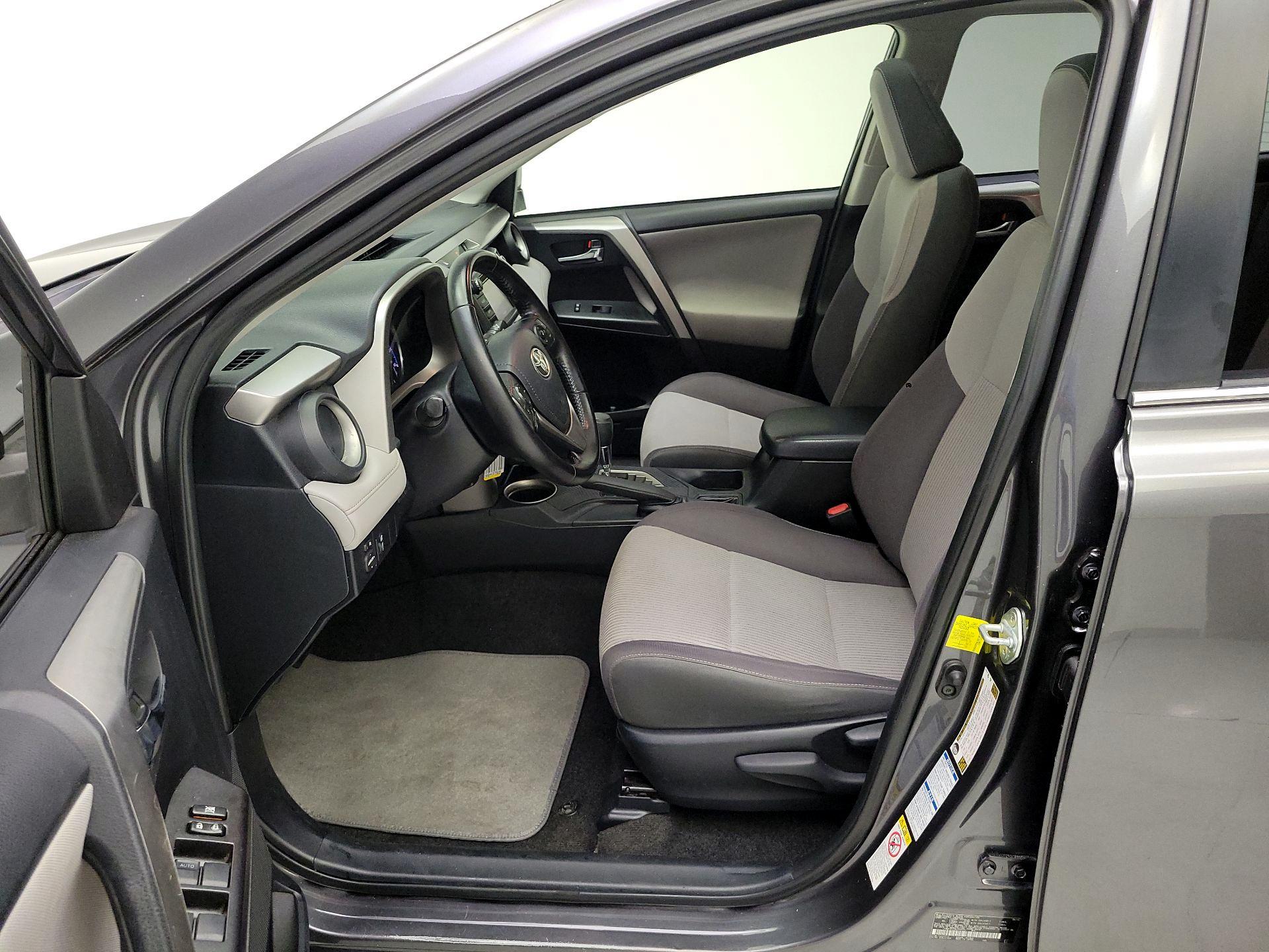 Thumbnail: 2016 Toyota RAV4 - 11