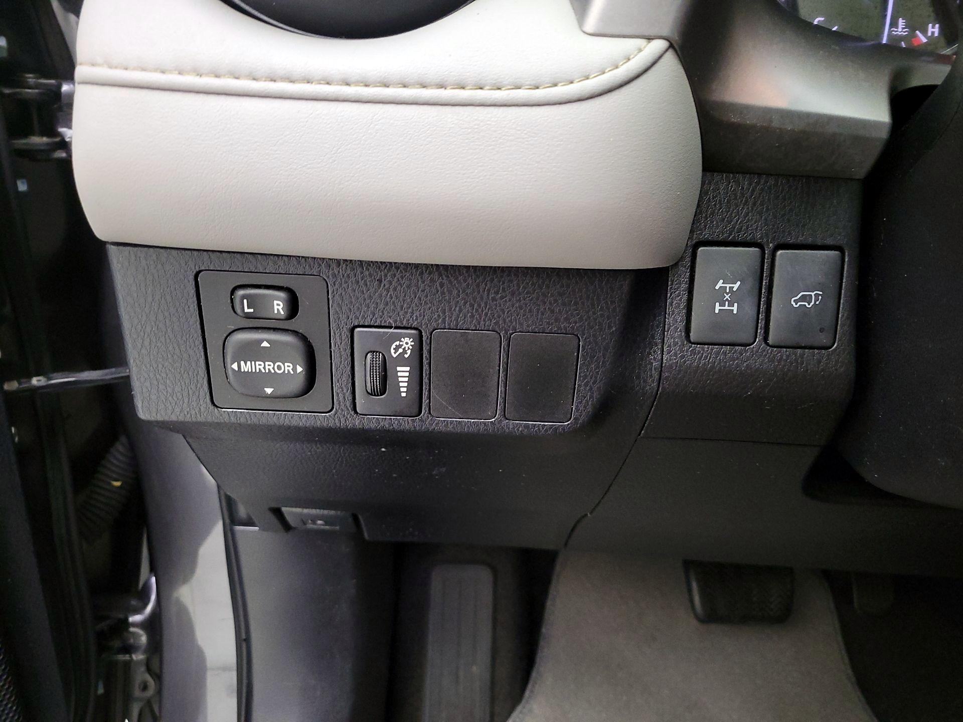 Thumbnail: 2016 Toyota RAV4 - 13