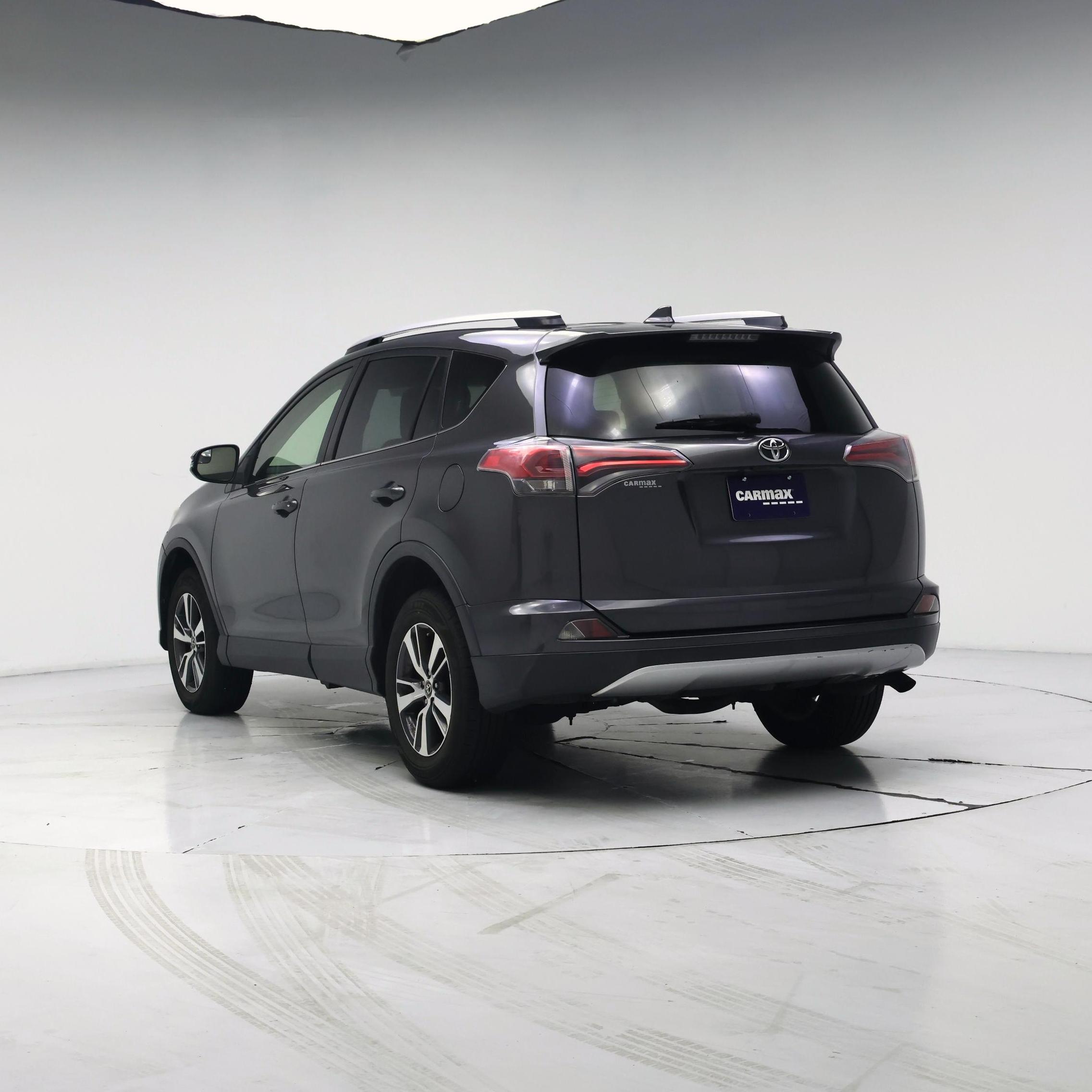 Thumbnail: 2016 Toyota RAV4 - 2