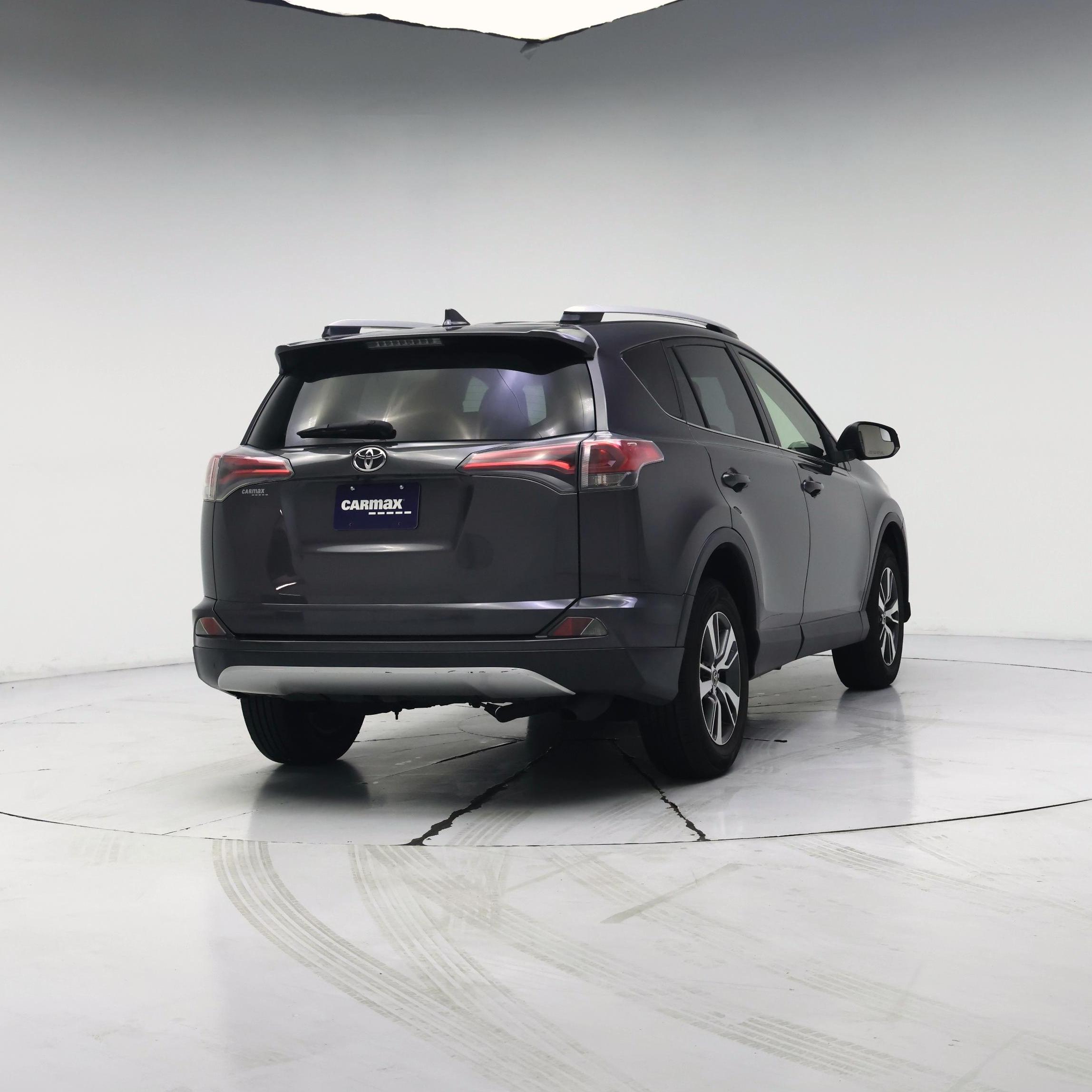 Thumbnail: 2016 Toyota RAV4 - 8
