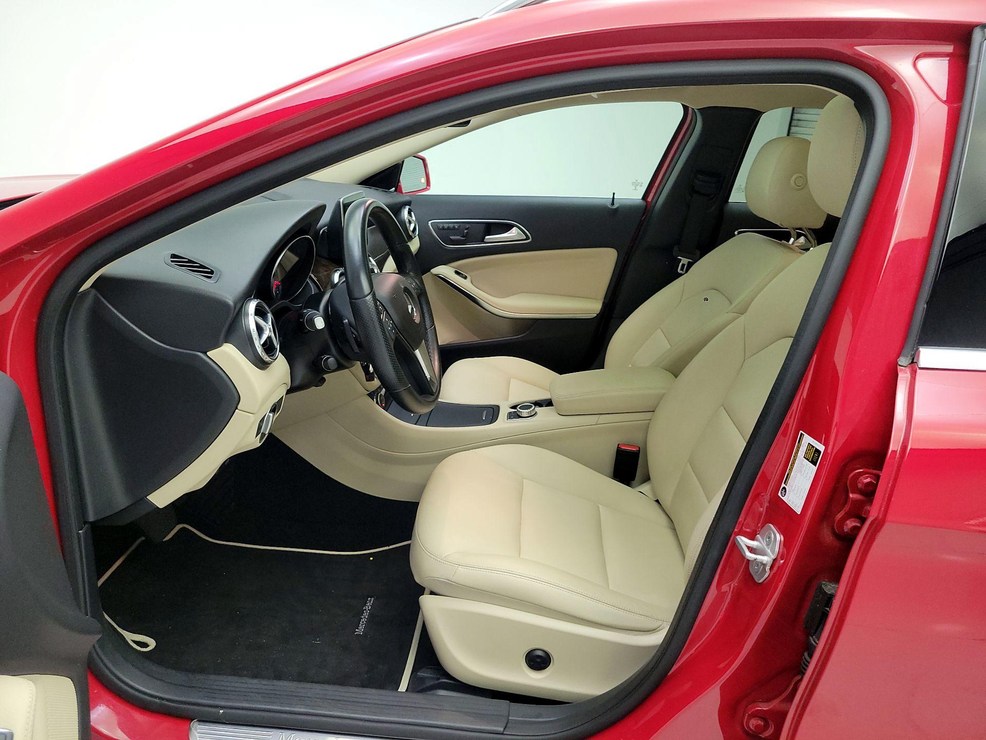 Thumbnail: 2015 Mercedes-Benz GLA - 11