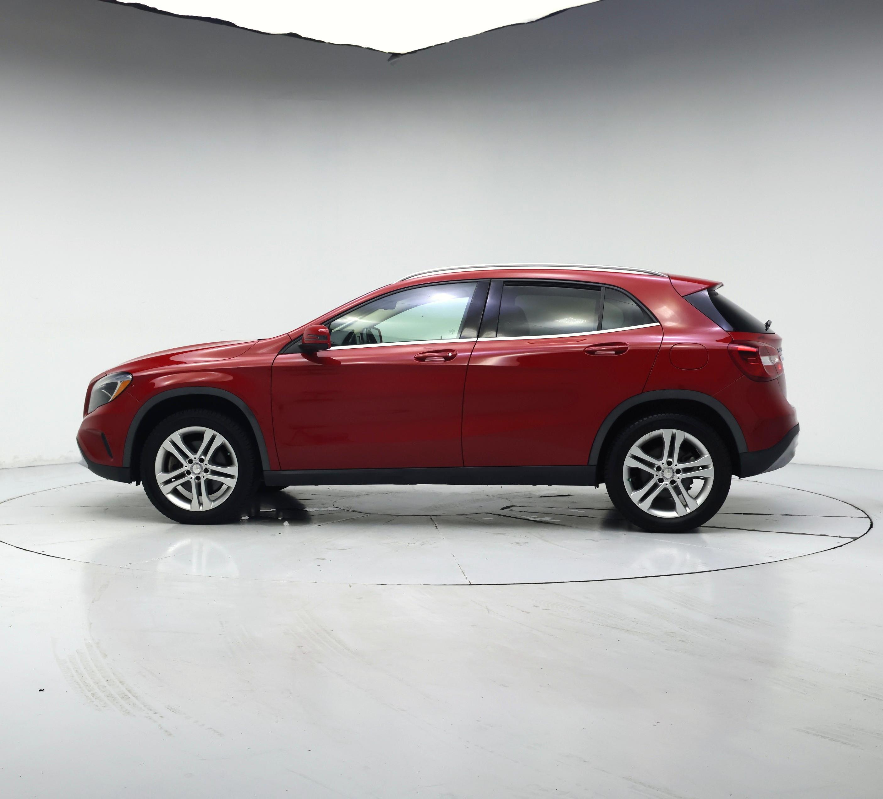 Thumbnail: 2015 Mercedes-Benz GLA - 3