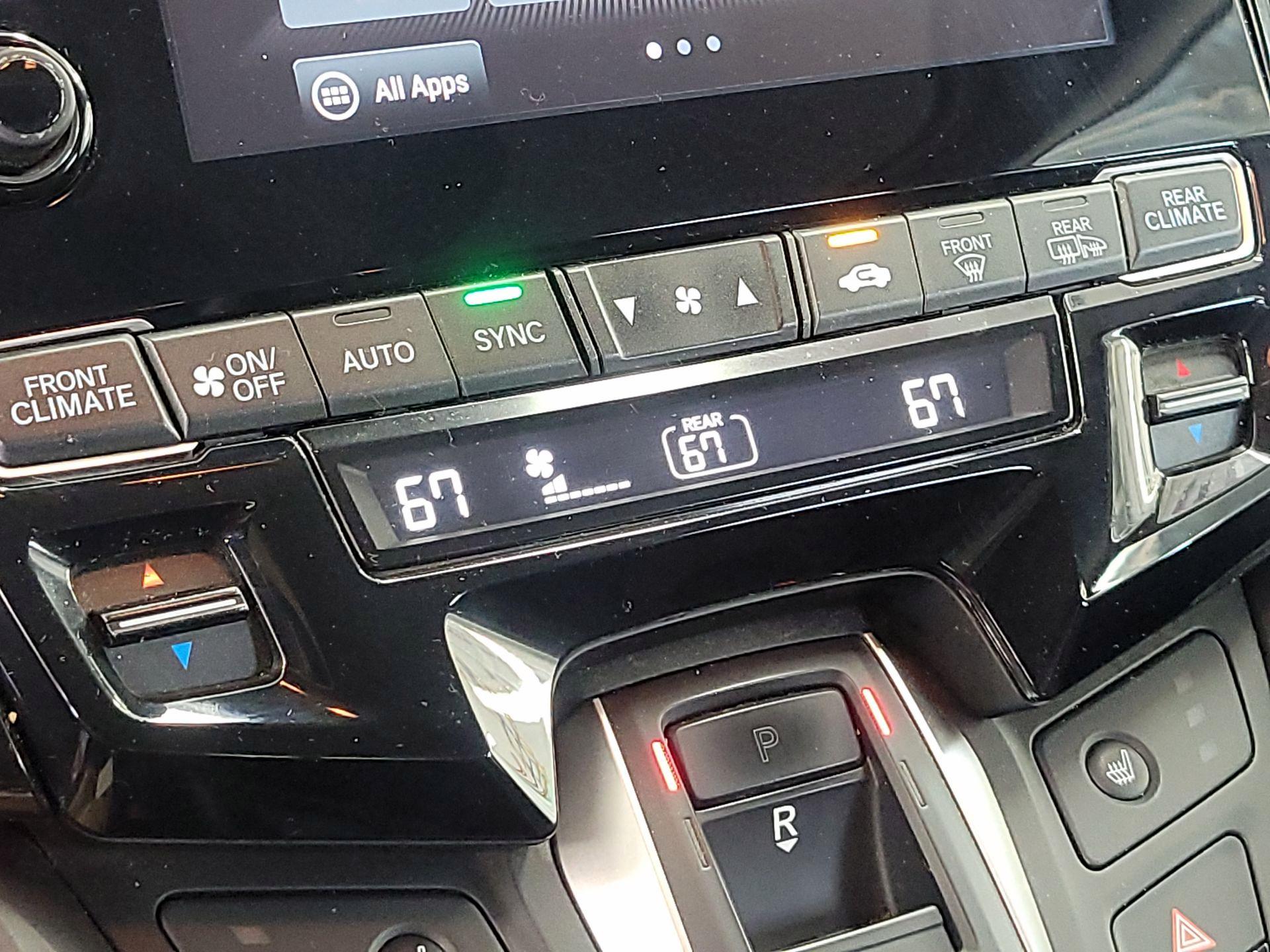 Thumbnail: 2018 Honda Odyssey - 16