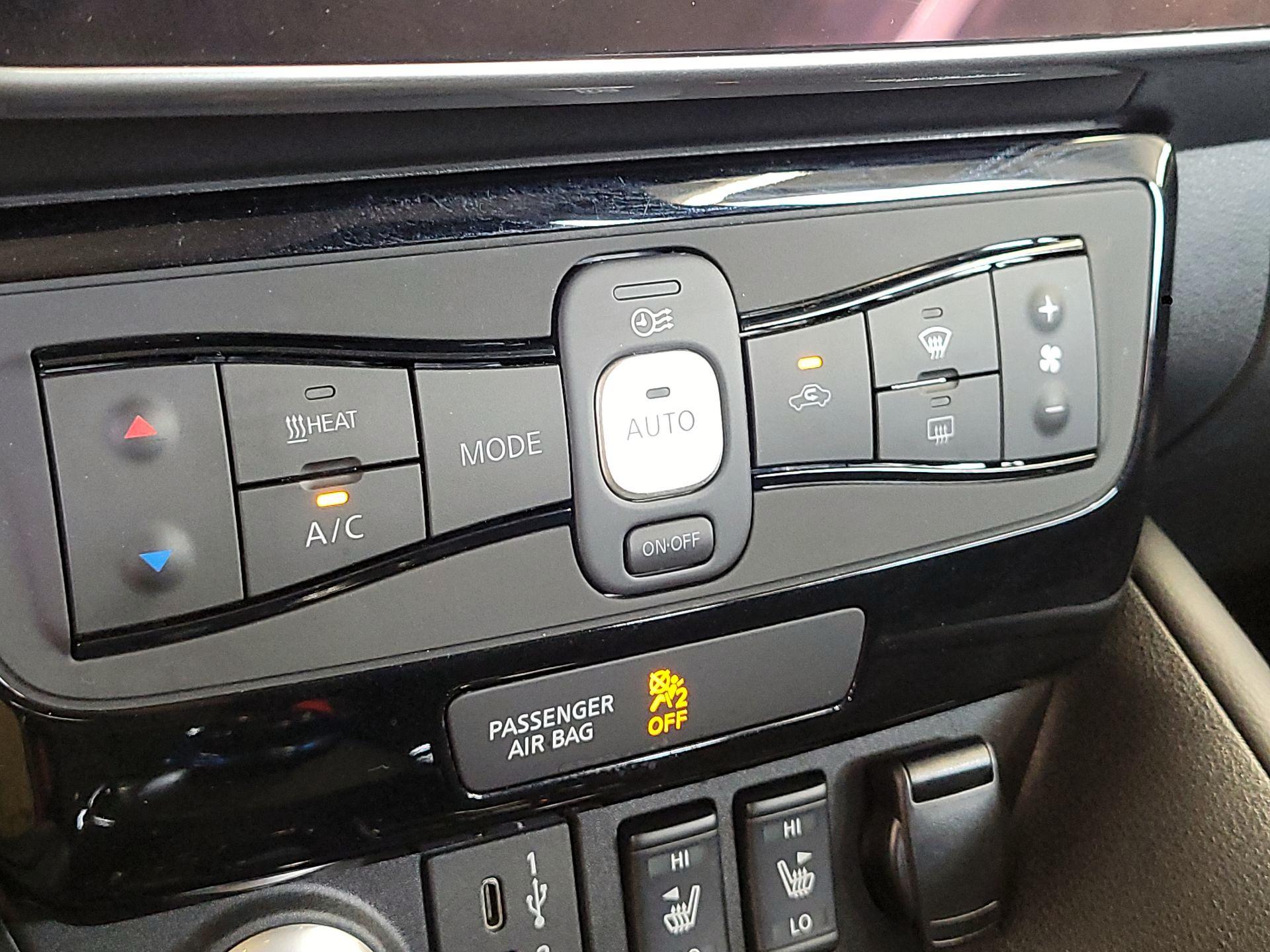 Thumbnail: 2021 Nissan Leaf - 16