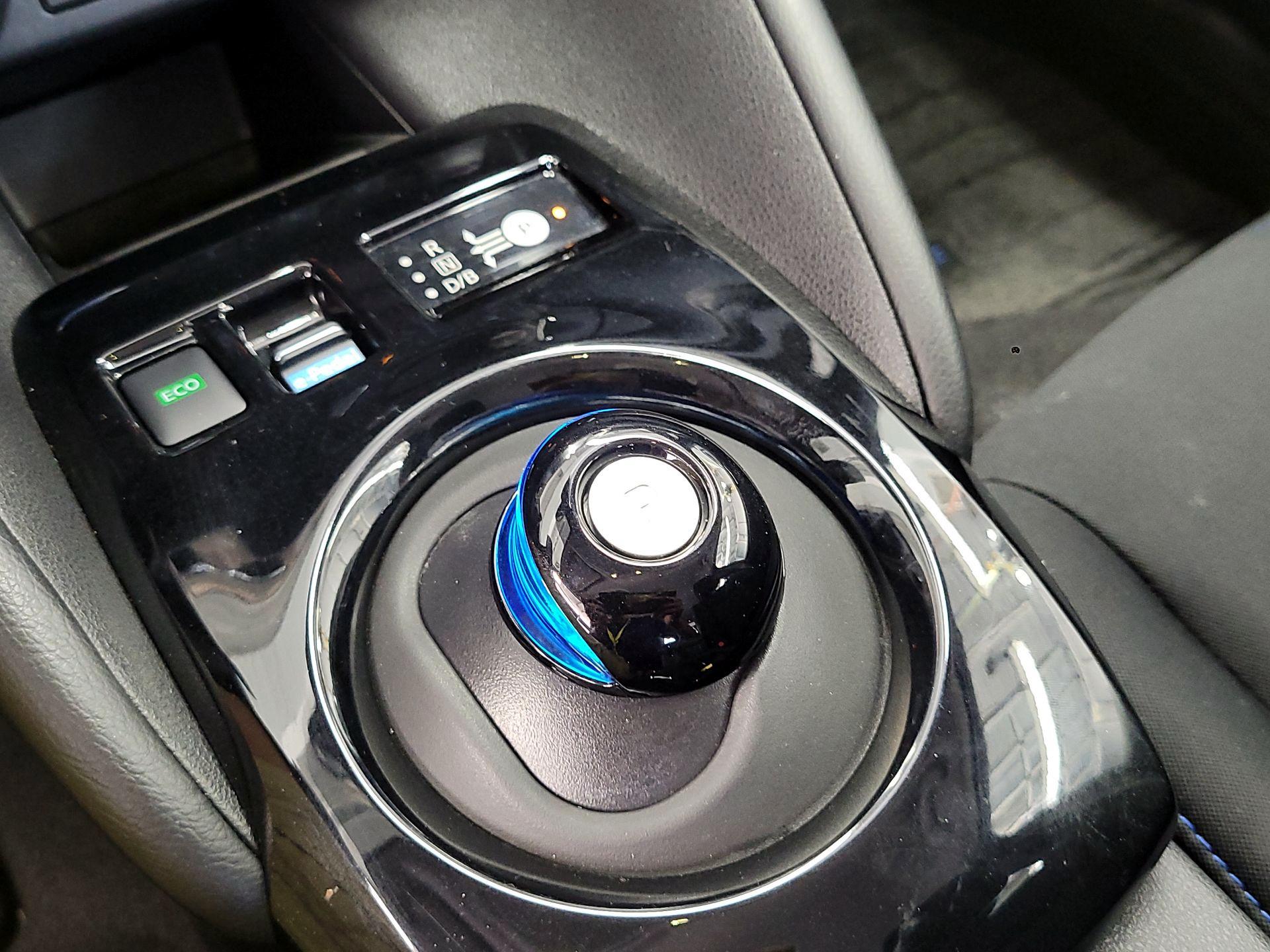Thumbnail: 2021 Nissan Leaf - 17