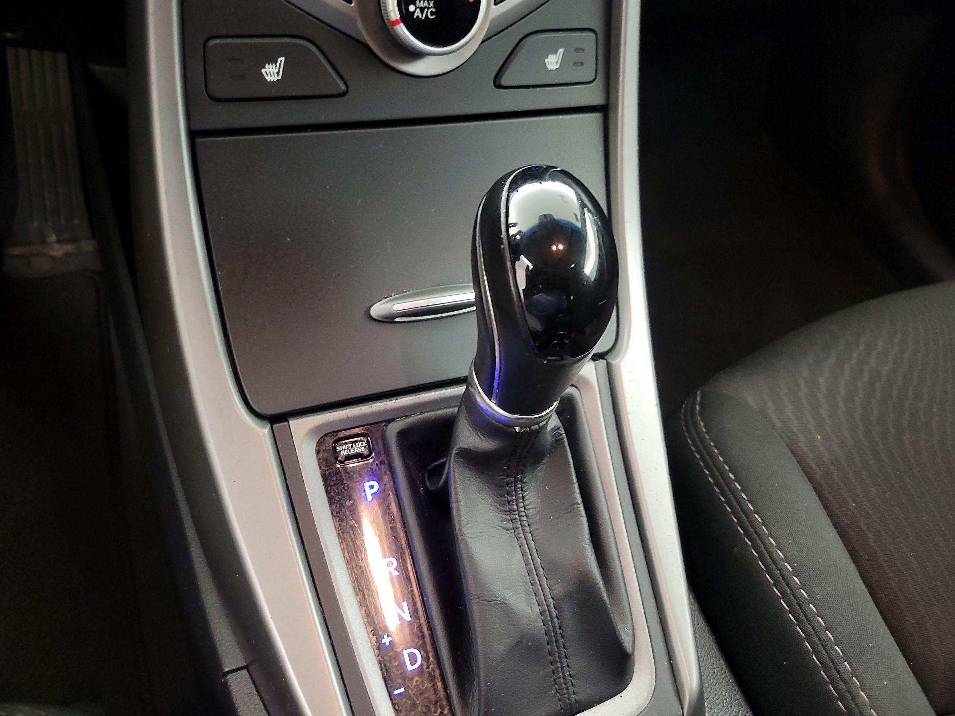 Thumbnail: 2016 Hyundai Elantra - 17