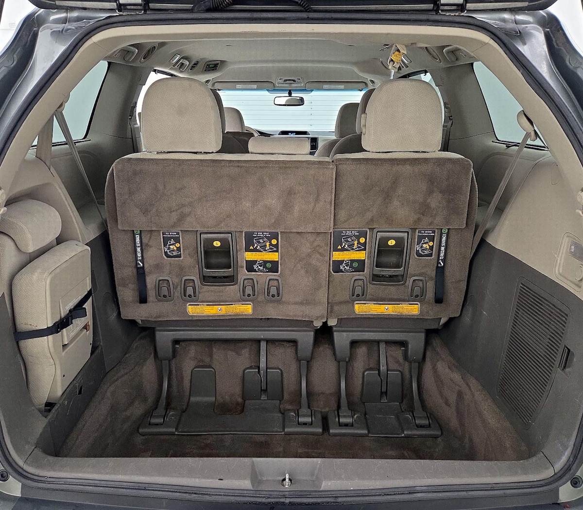 Trunk/Cargo (Seats Up)