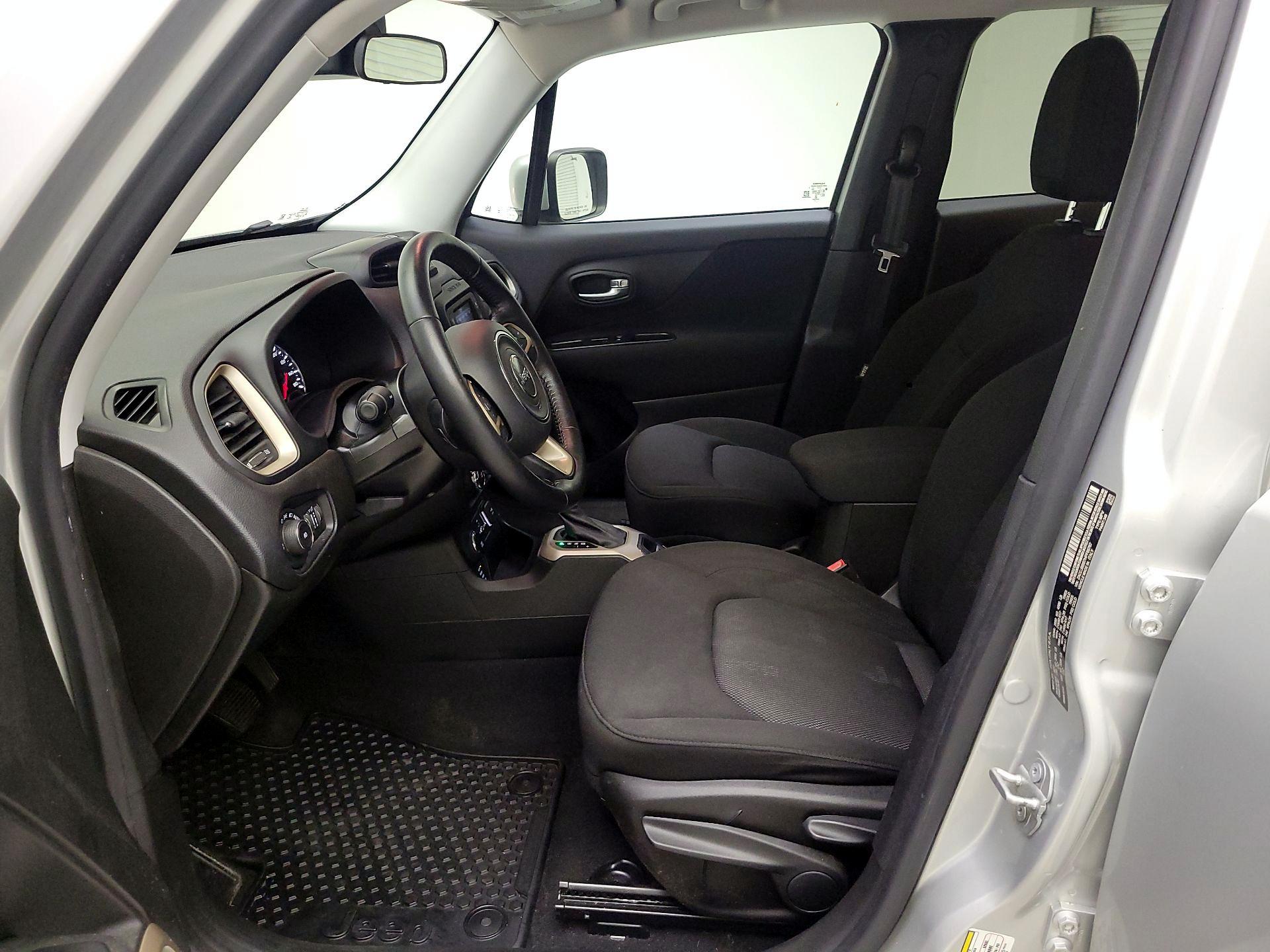 Thumbnail: 2017 Jeep Renegade - 11