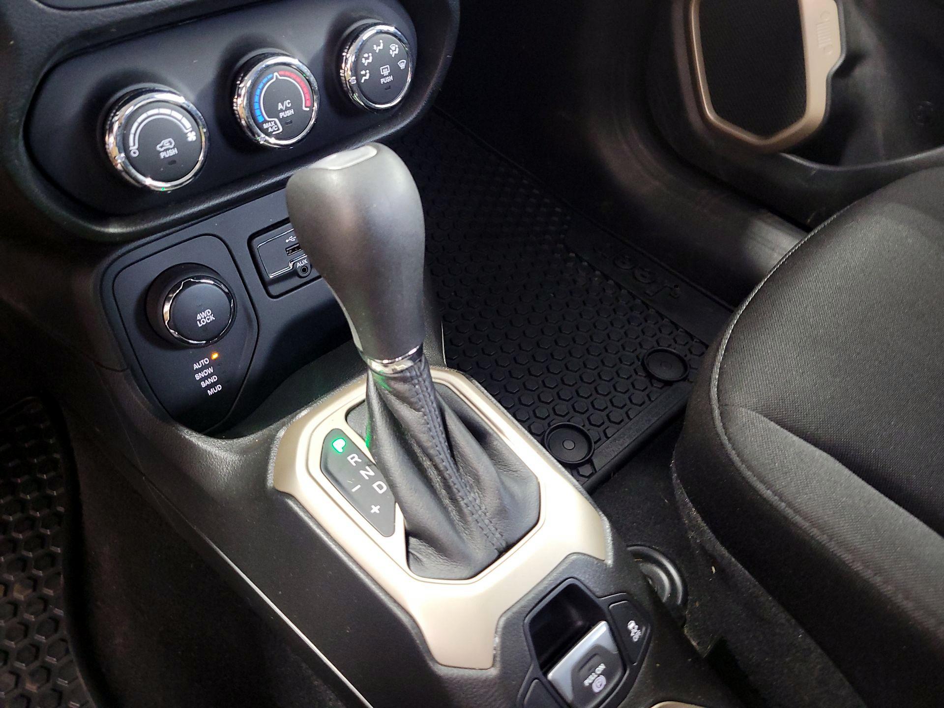 Thumbnail: 2017 Jeep Renegade - 17