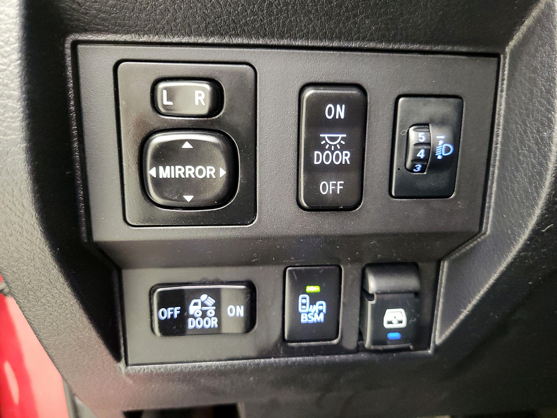 Thumbnail: 2017 Toyota Tundra - 13