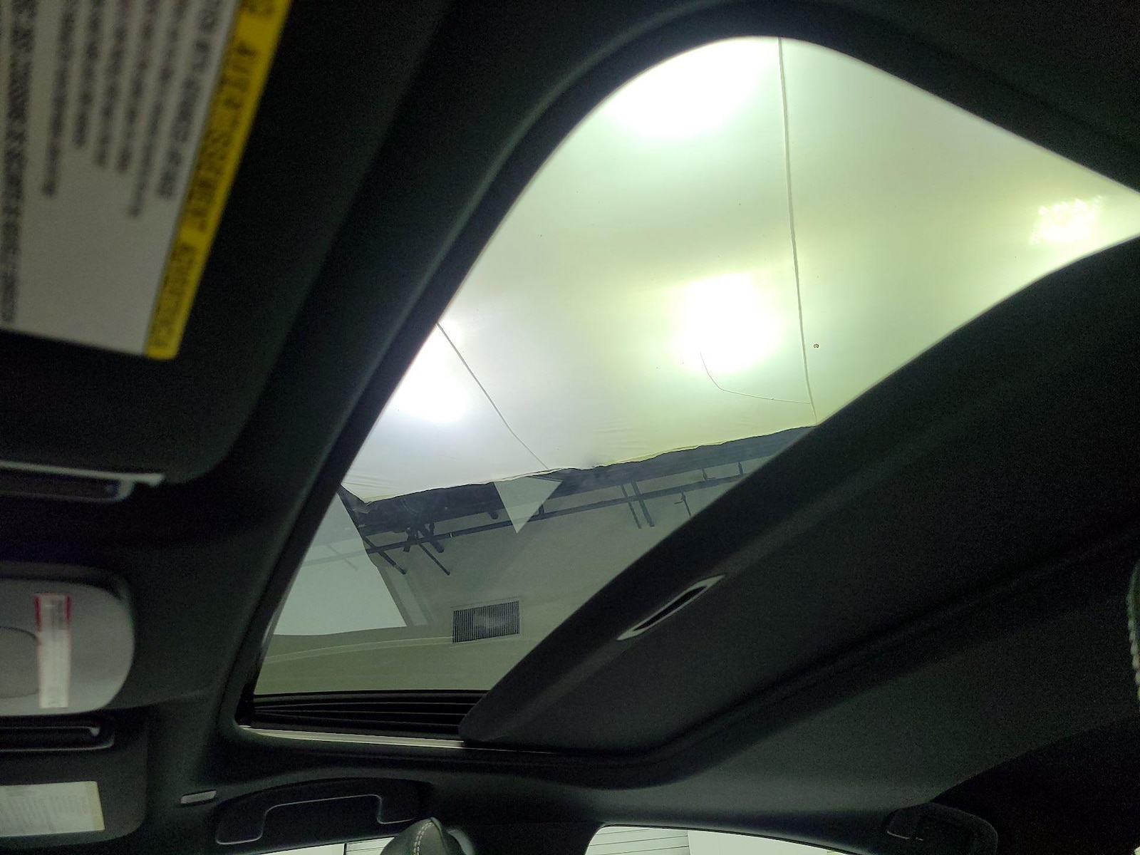 Sunroof(s) & Overhead Airbags