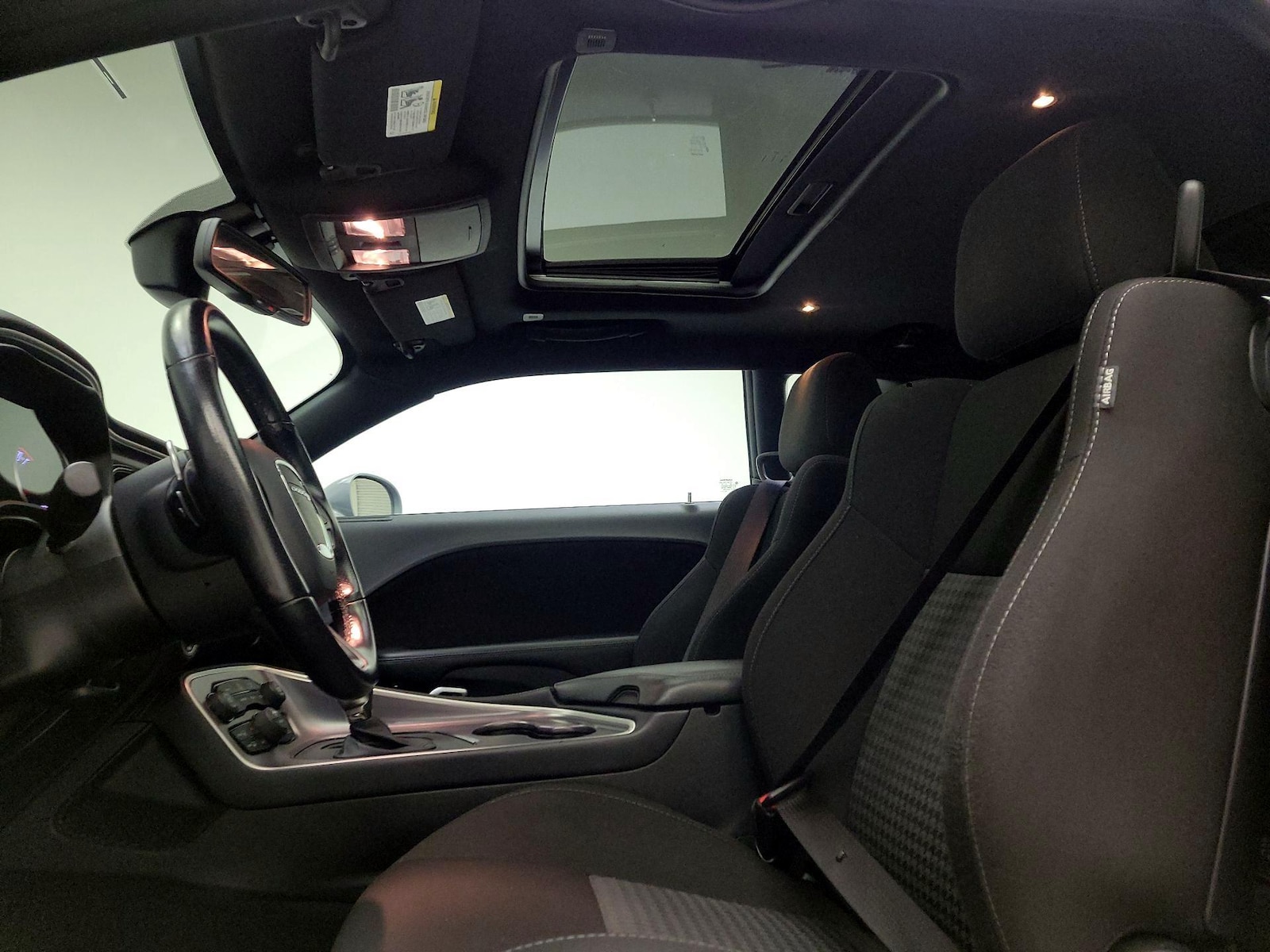 Sunroof(s) & Overhead Airbags