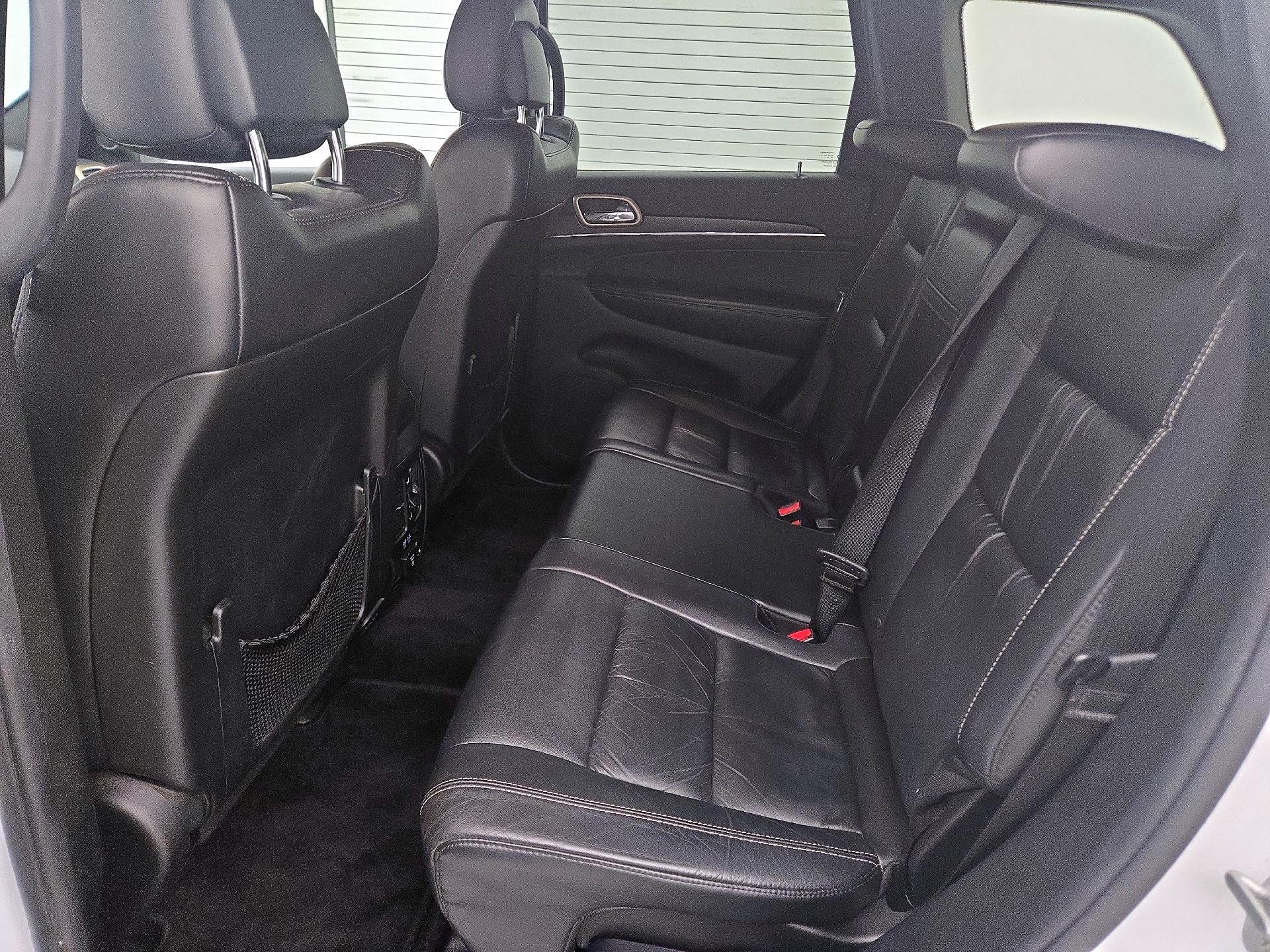 Thumbnail: 2016 Jeep Grand Cherokee - 17