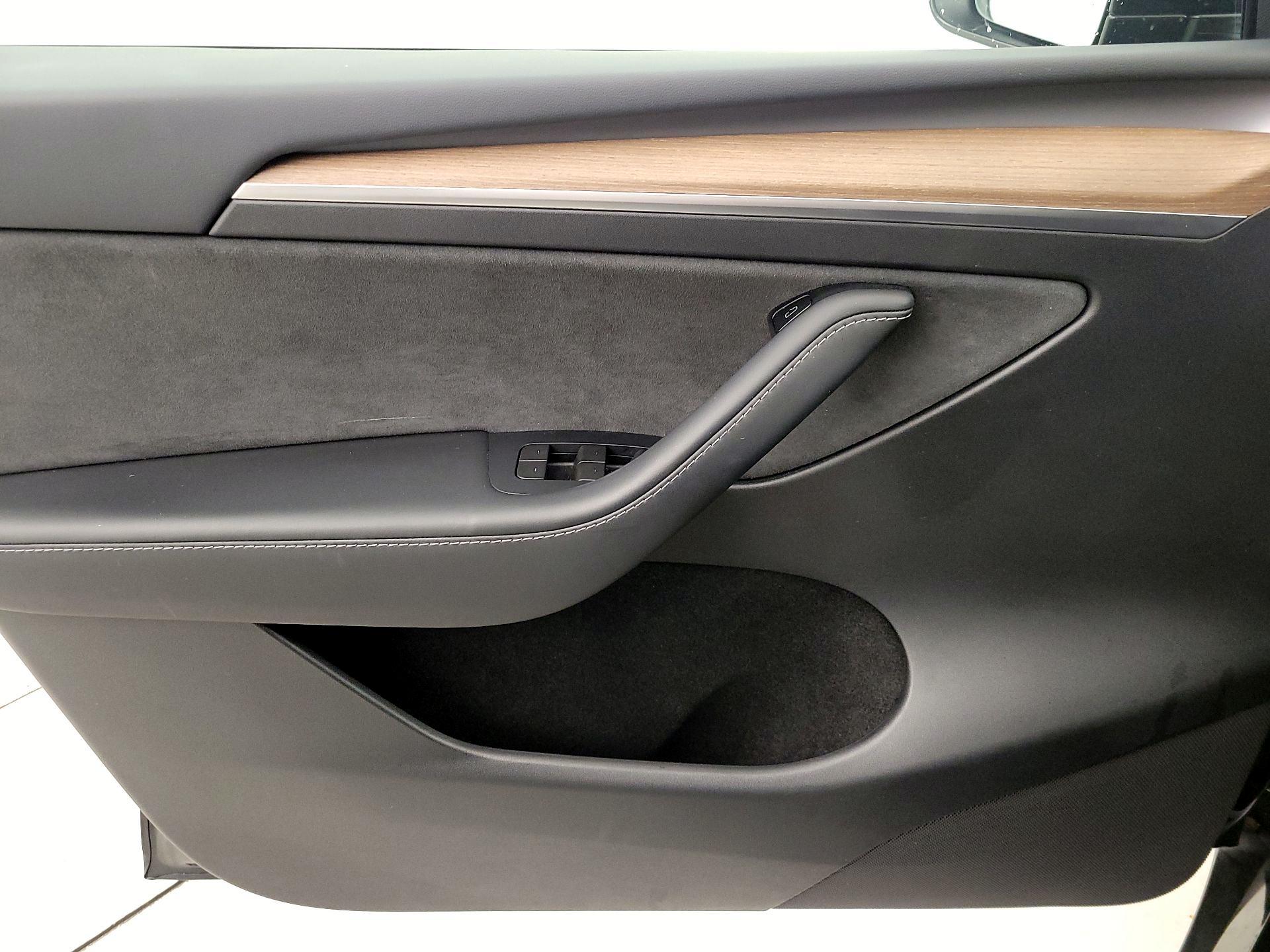 Thumbnail: 2023 Tesla Model Y - 12