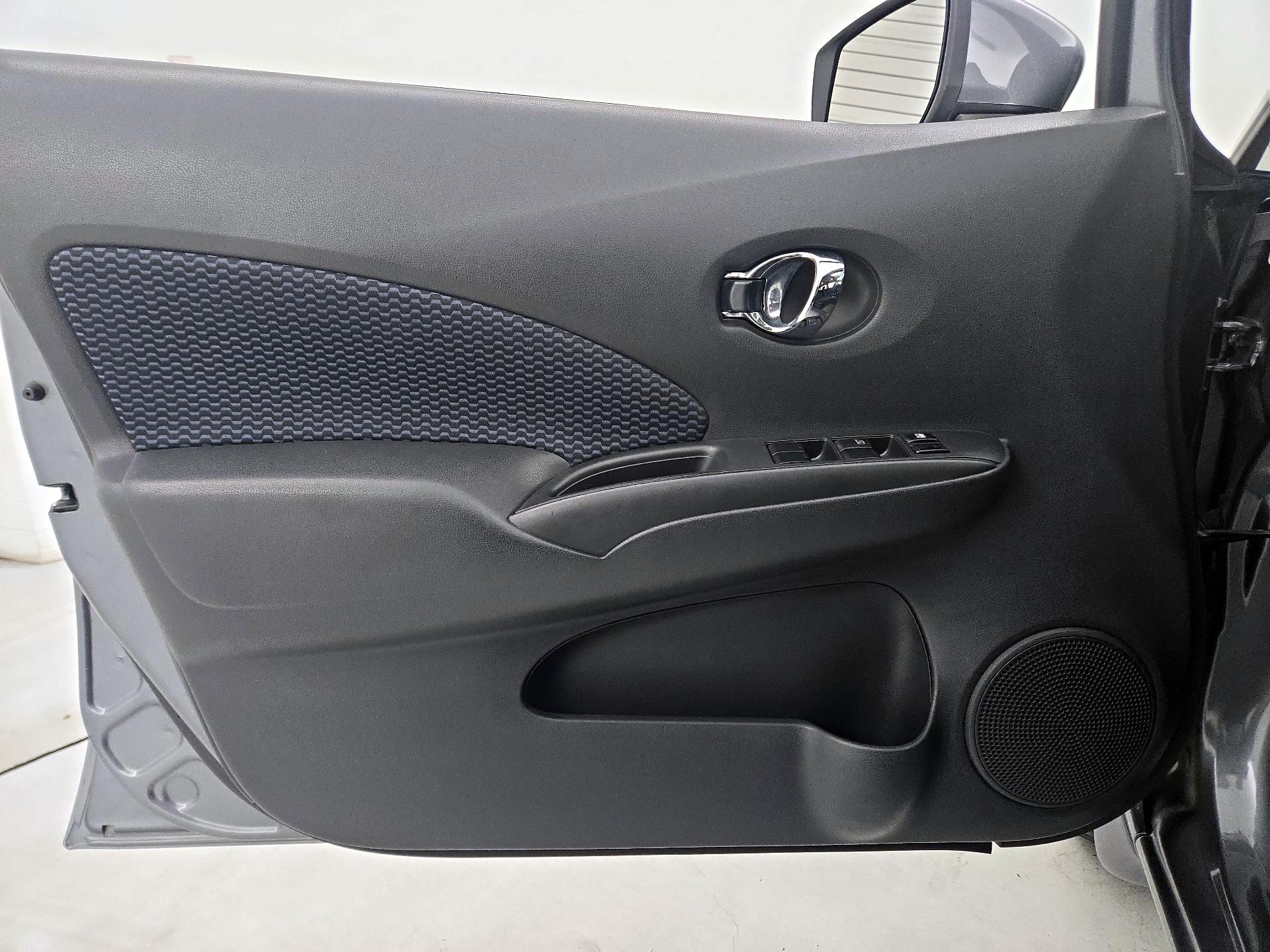 Thumbnail: 2016 Nissan Versa Note - 12