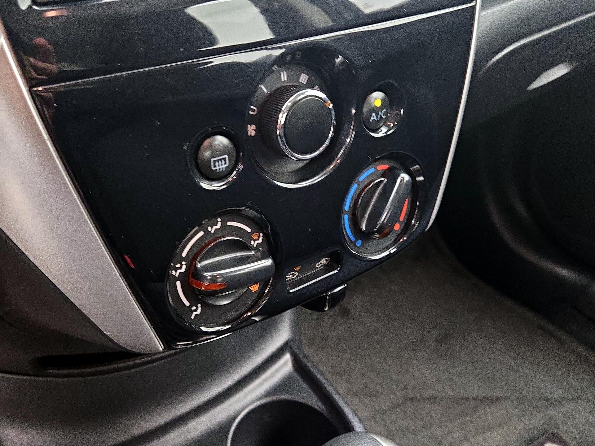 Thumbnail: 2016 Nissan Versa Note - 15