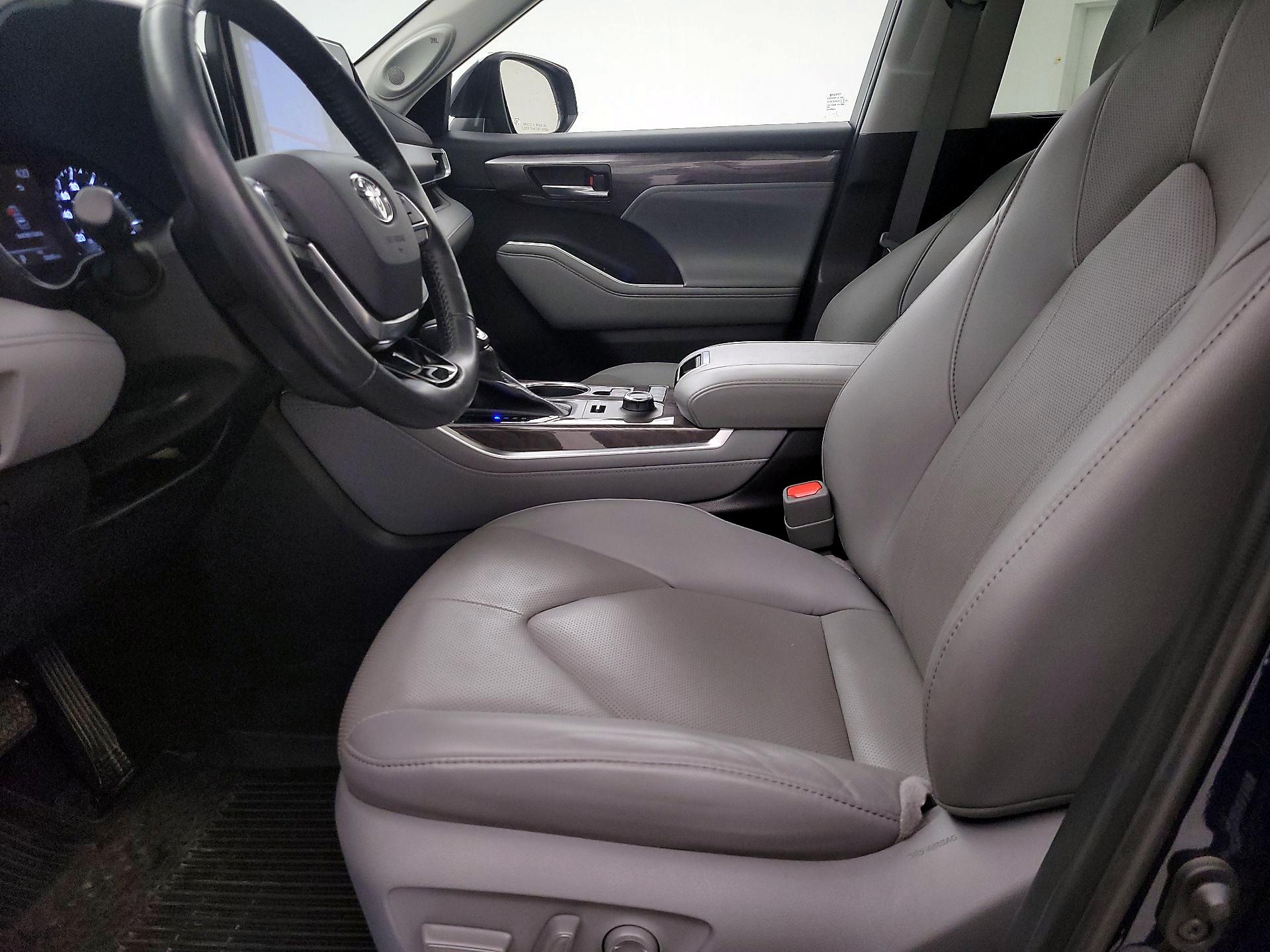Thumbnail: 2021 Toyota Highlander - 11