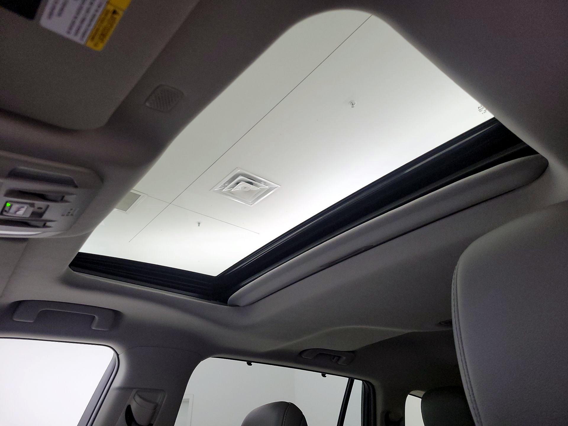 Thumbnail: 2021 Toyota Highlander - 20