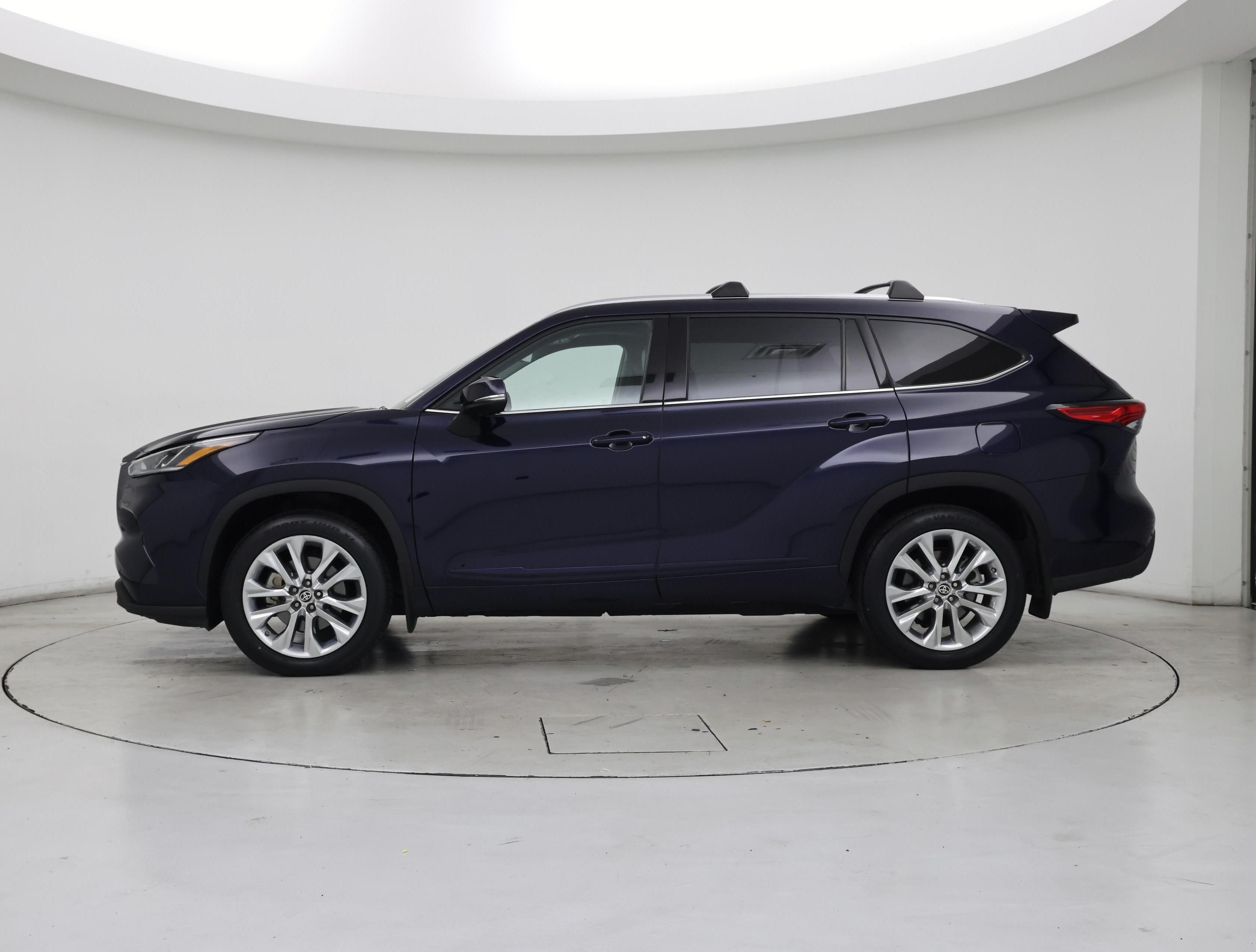 Thumbnail: 2021 Toyota Highlander - 3