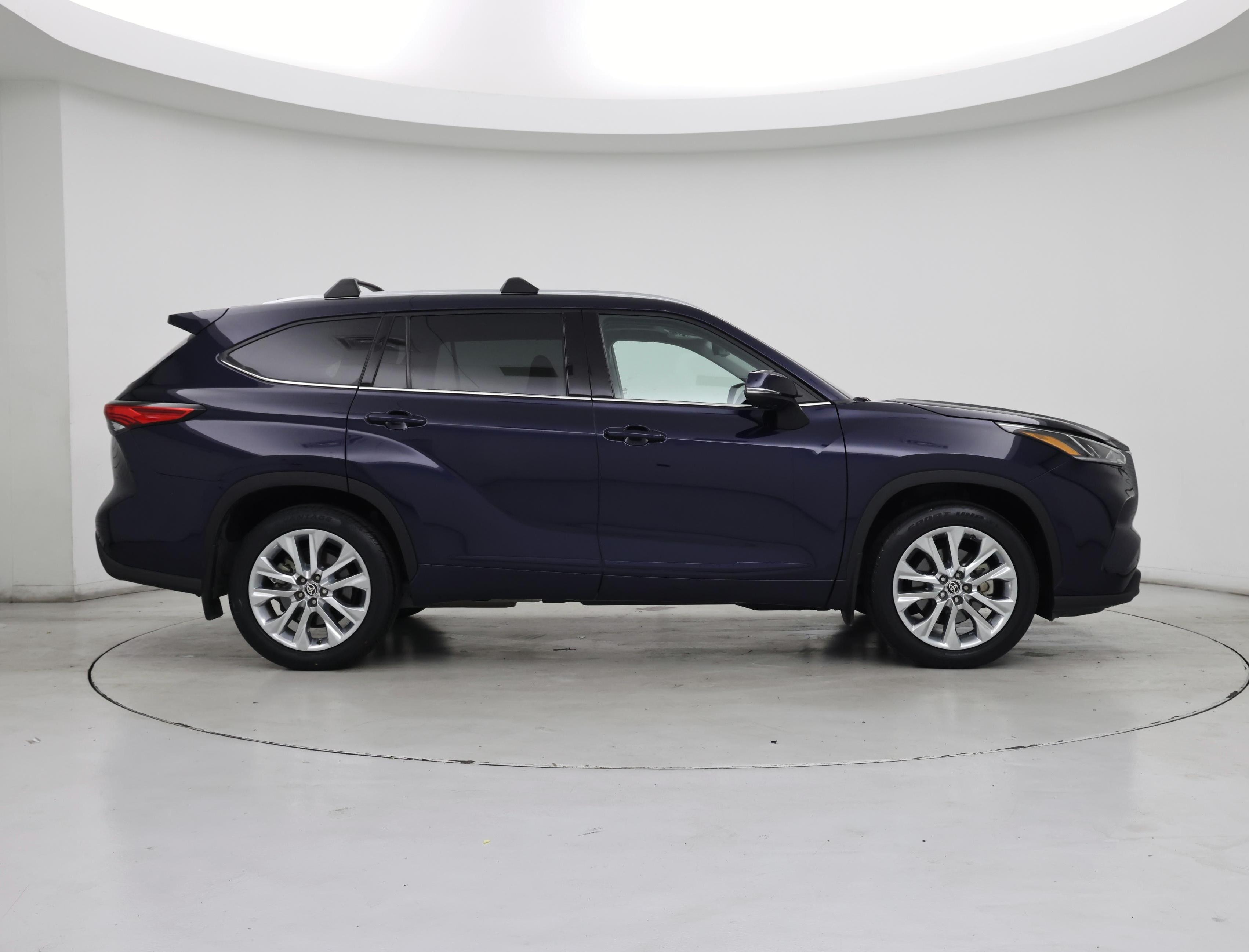 Thumbnail: 2021 Toyota Highlander - 7