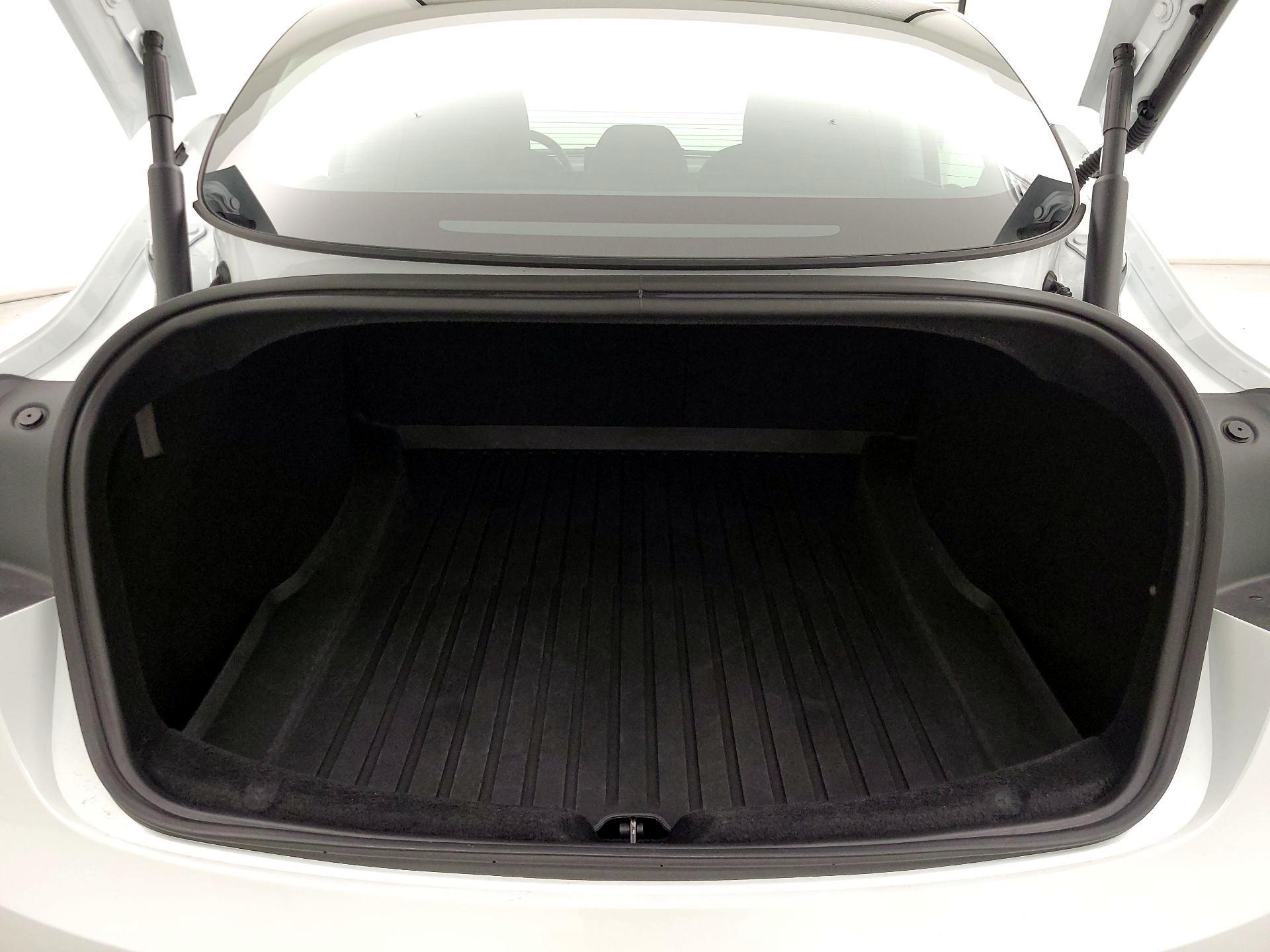 Thumbnail: 2025 Tesla Model 3 - 19