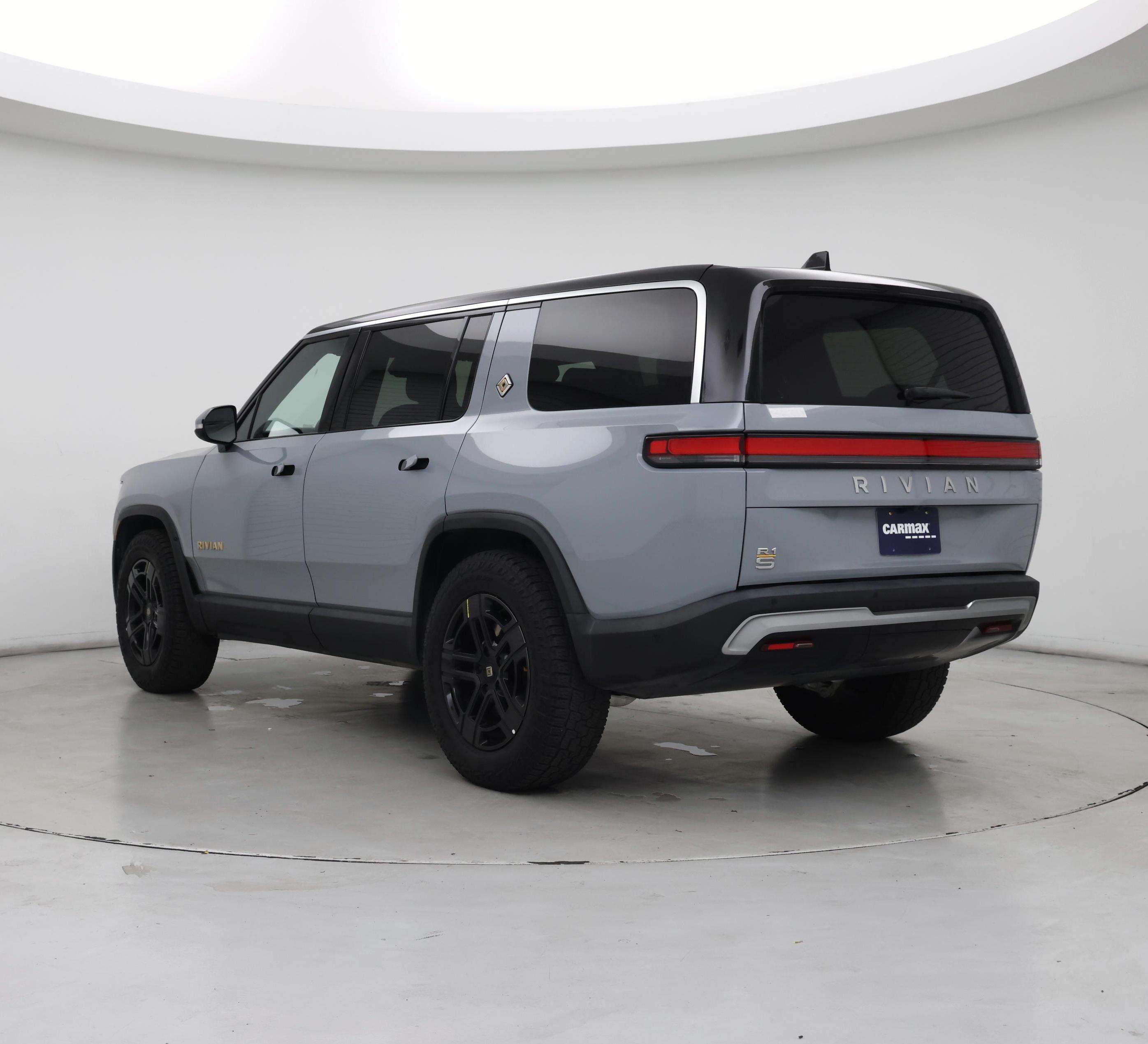 Thumbnail: 2023 Rivian R1S - 2