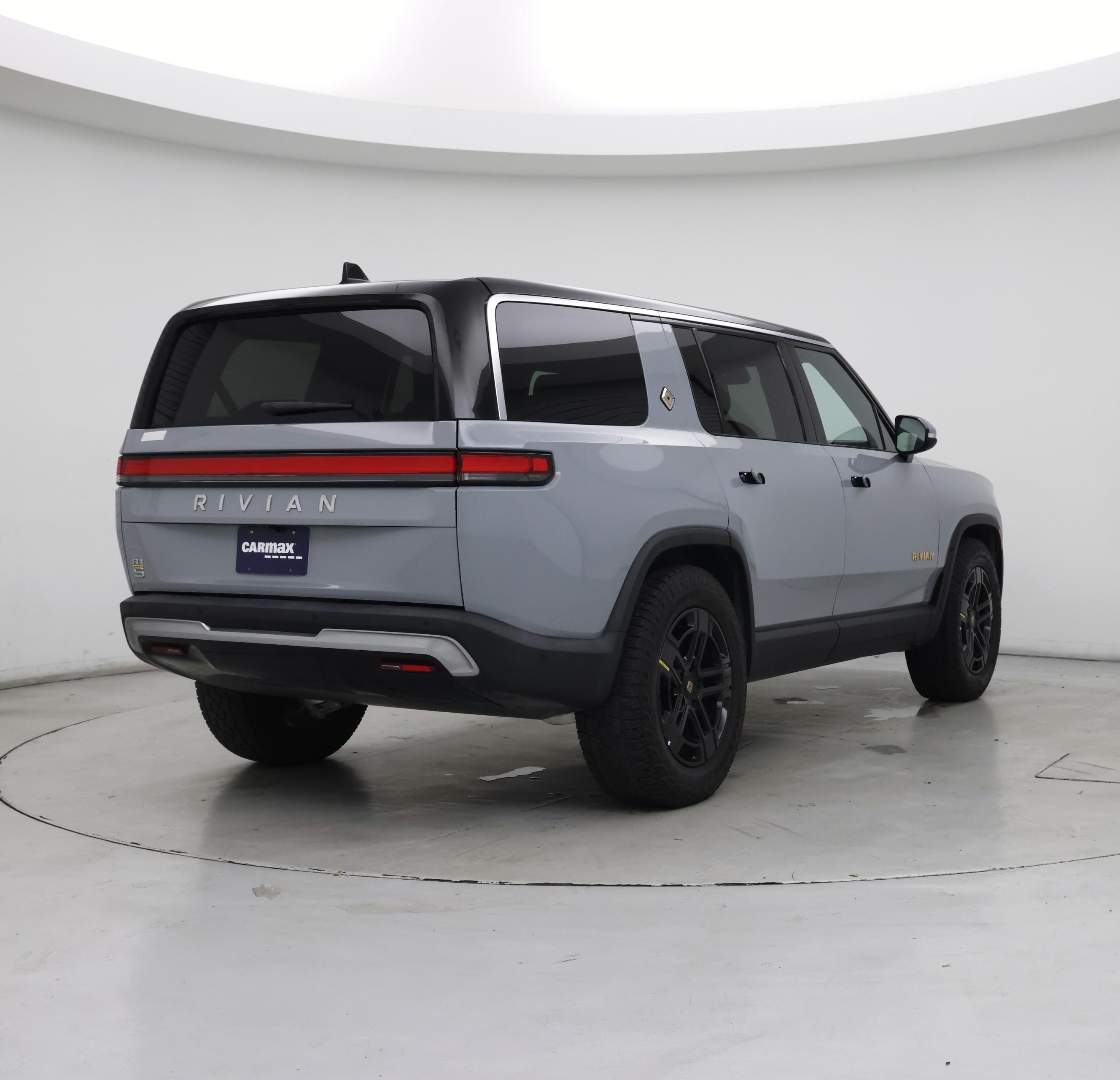 Thumbnail: 2023 Rivian R1S - 8