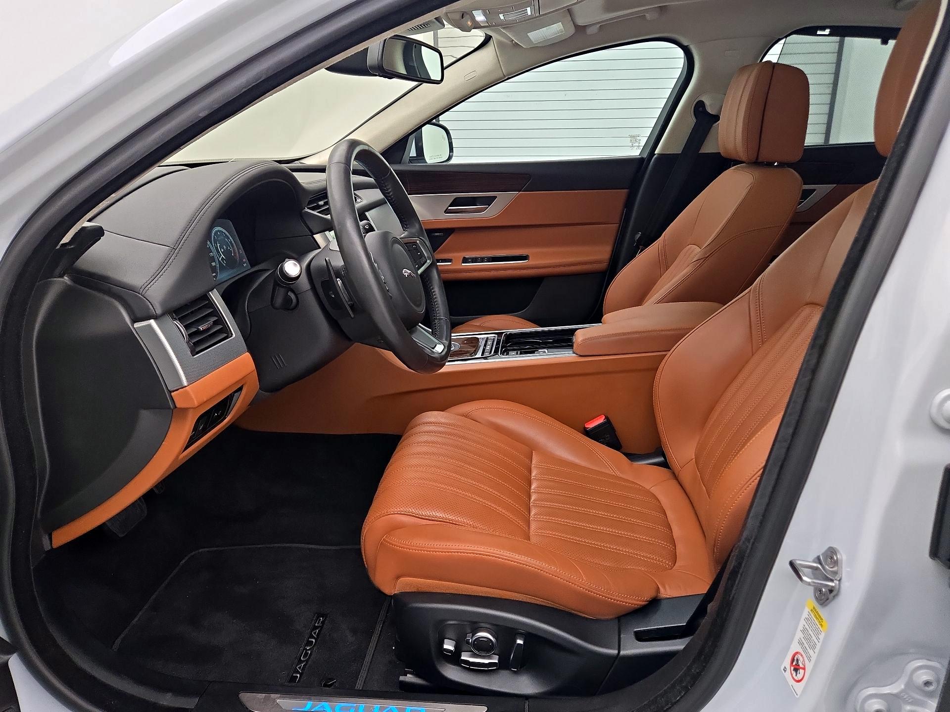 Thumbnail: 2018 Jaguar XF - 11