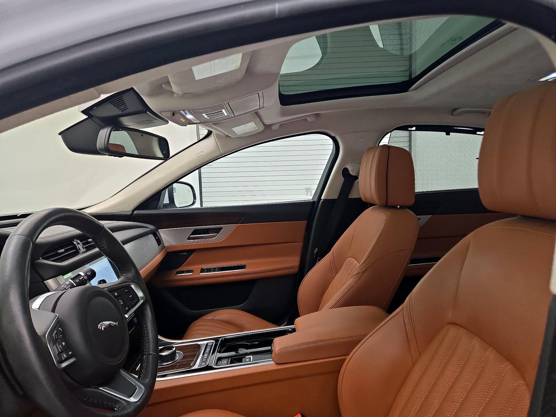 Thumbnail: 2018 Jaguar XF - 19