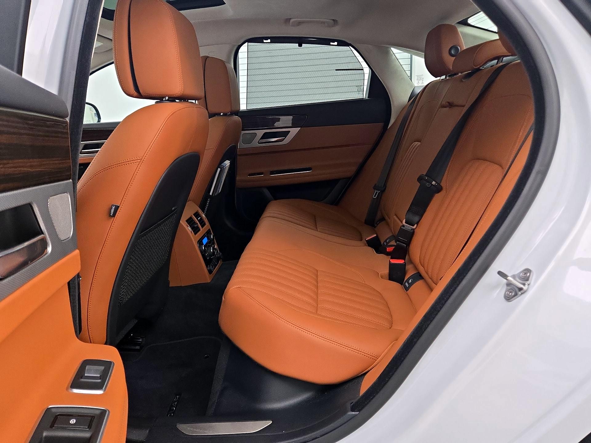 Thumbnail: 2018 Jaguar XF - 20