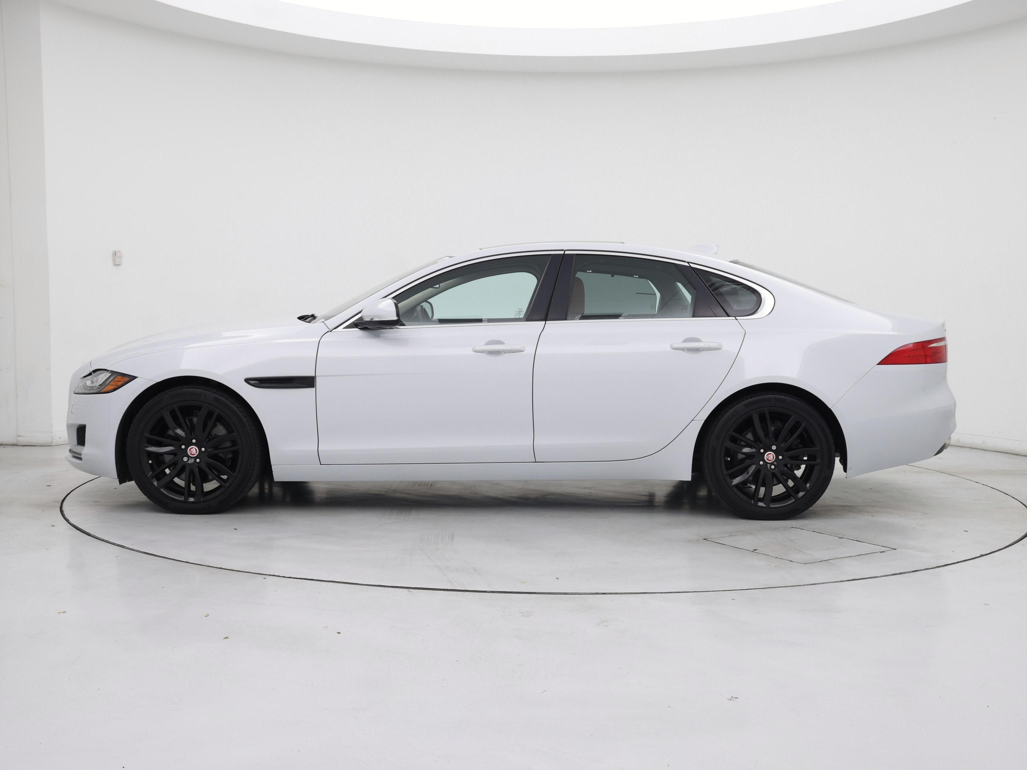 Thumbnail: 2018 Jaguar XF - 3