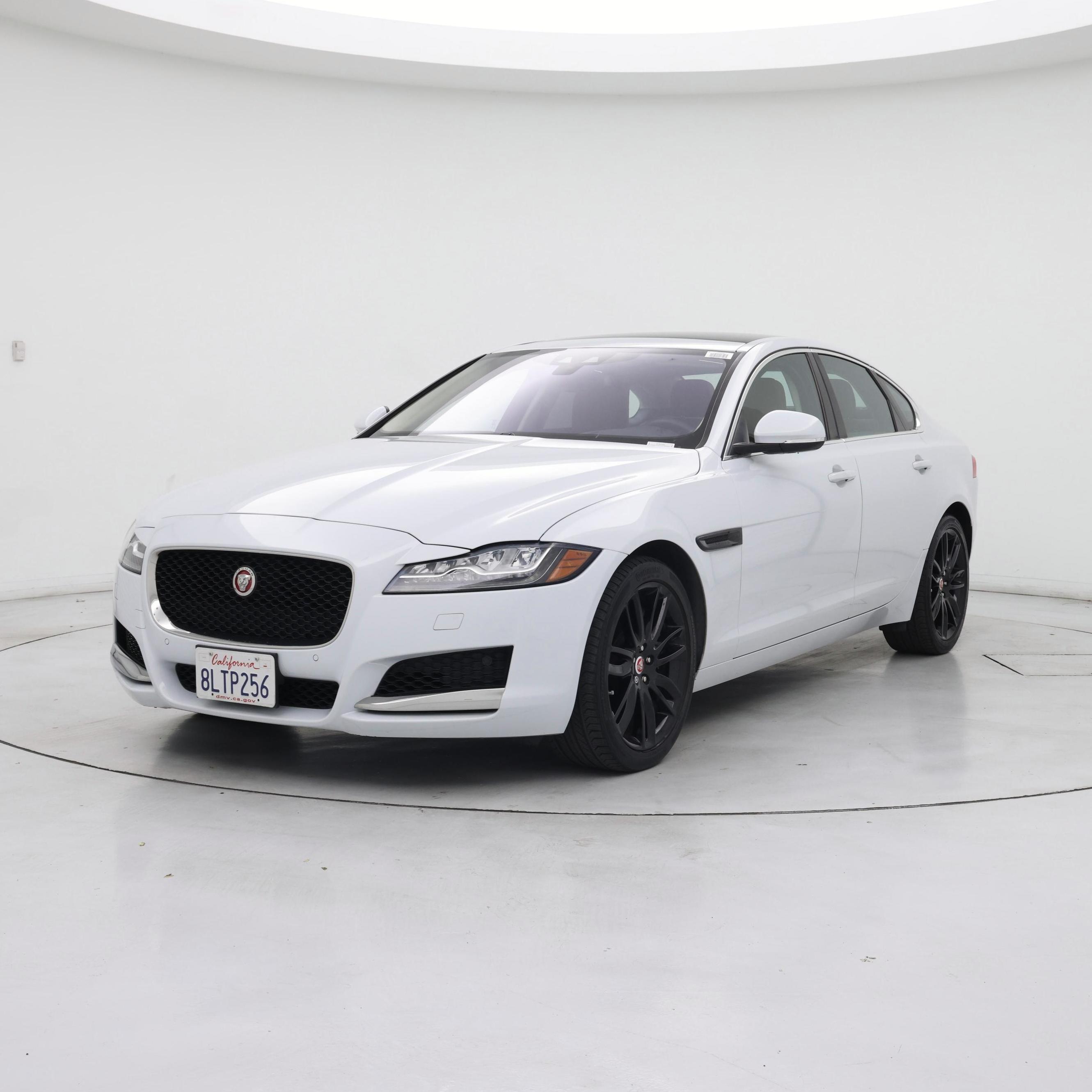 Thumbnail: 2018 Jaguar XF - 4