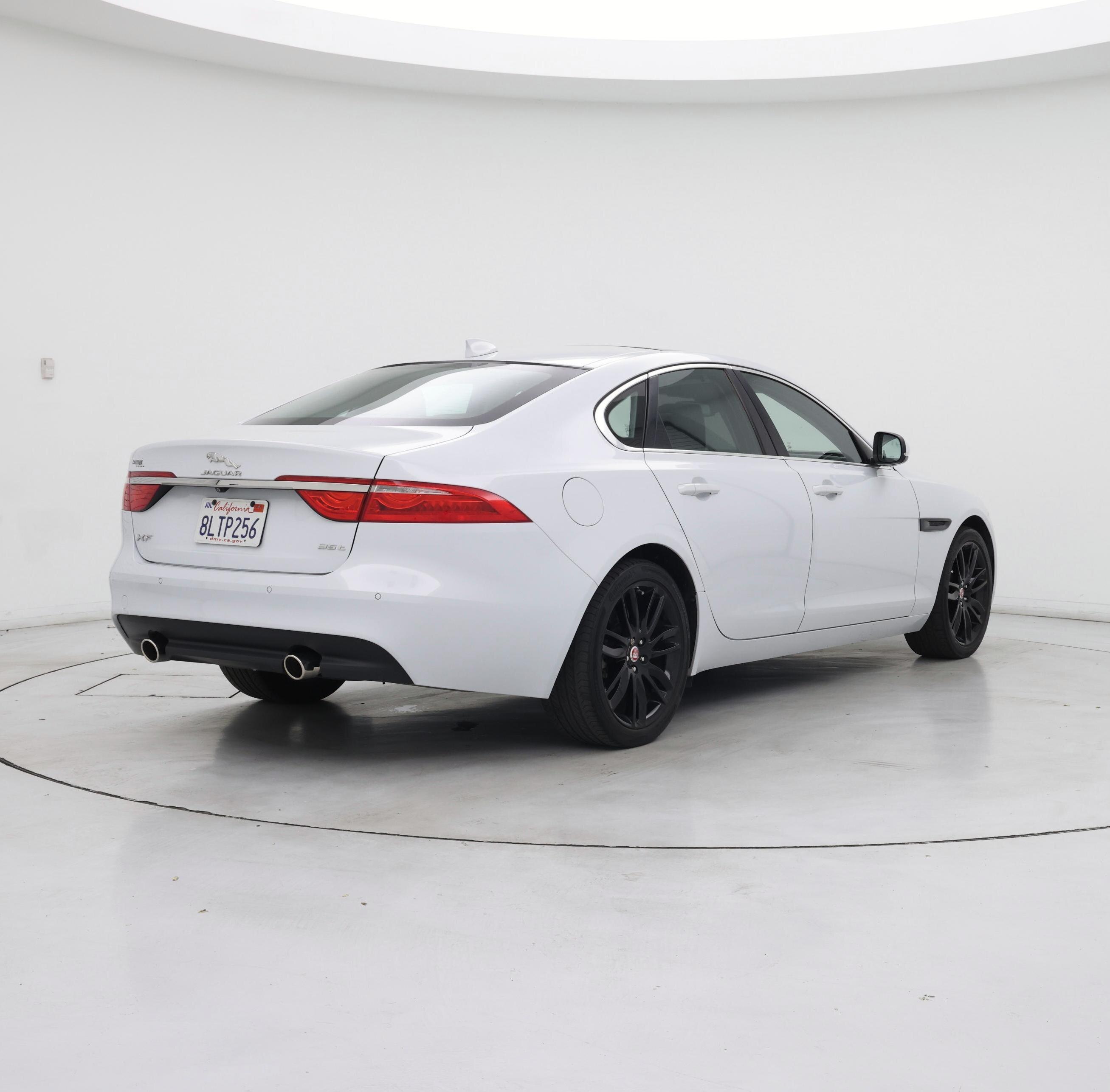 Thumbnail: 2018 Jaguar XF - 8