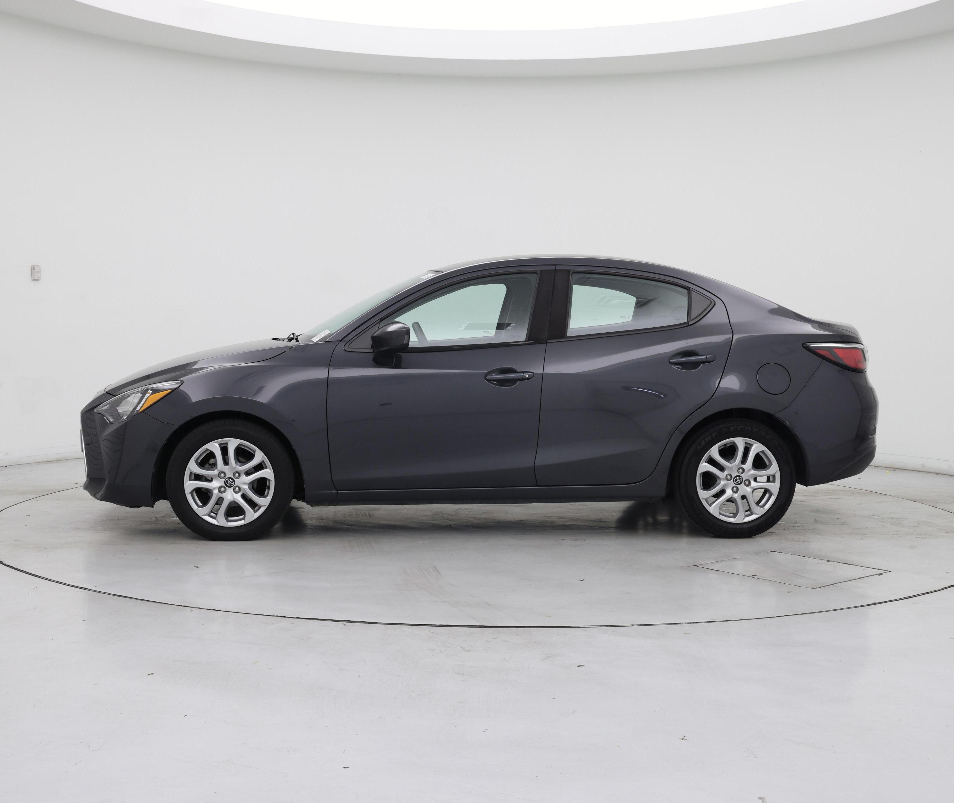 Thumbnail: 2018 Toyota Yaris iA - 3