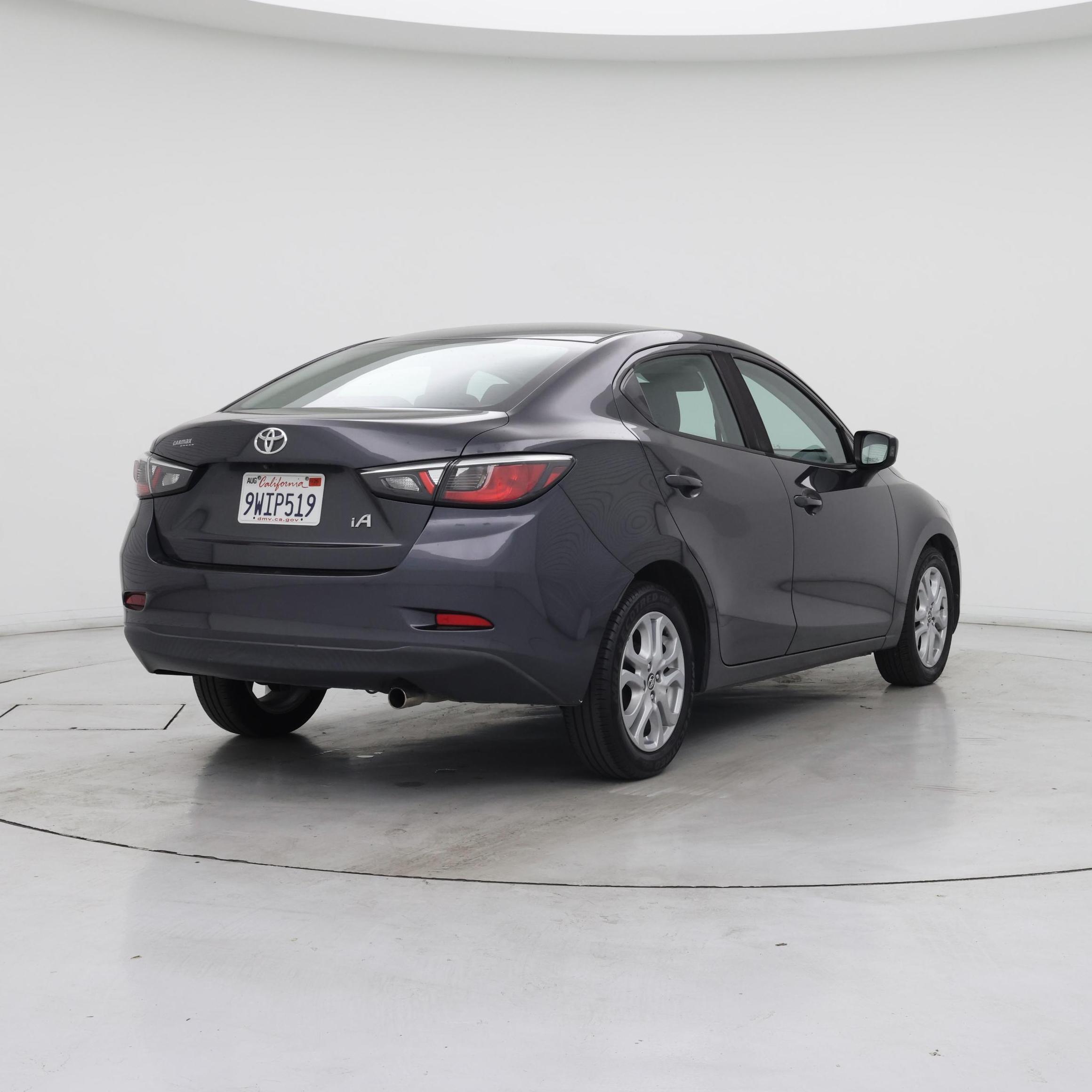 Thumbnail: 2018 Toyota Yaris iA - 8