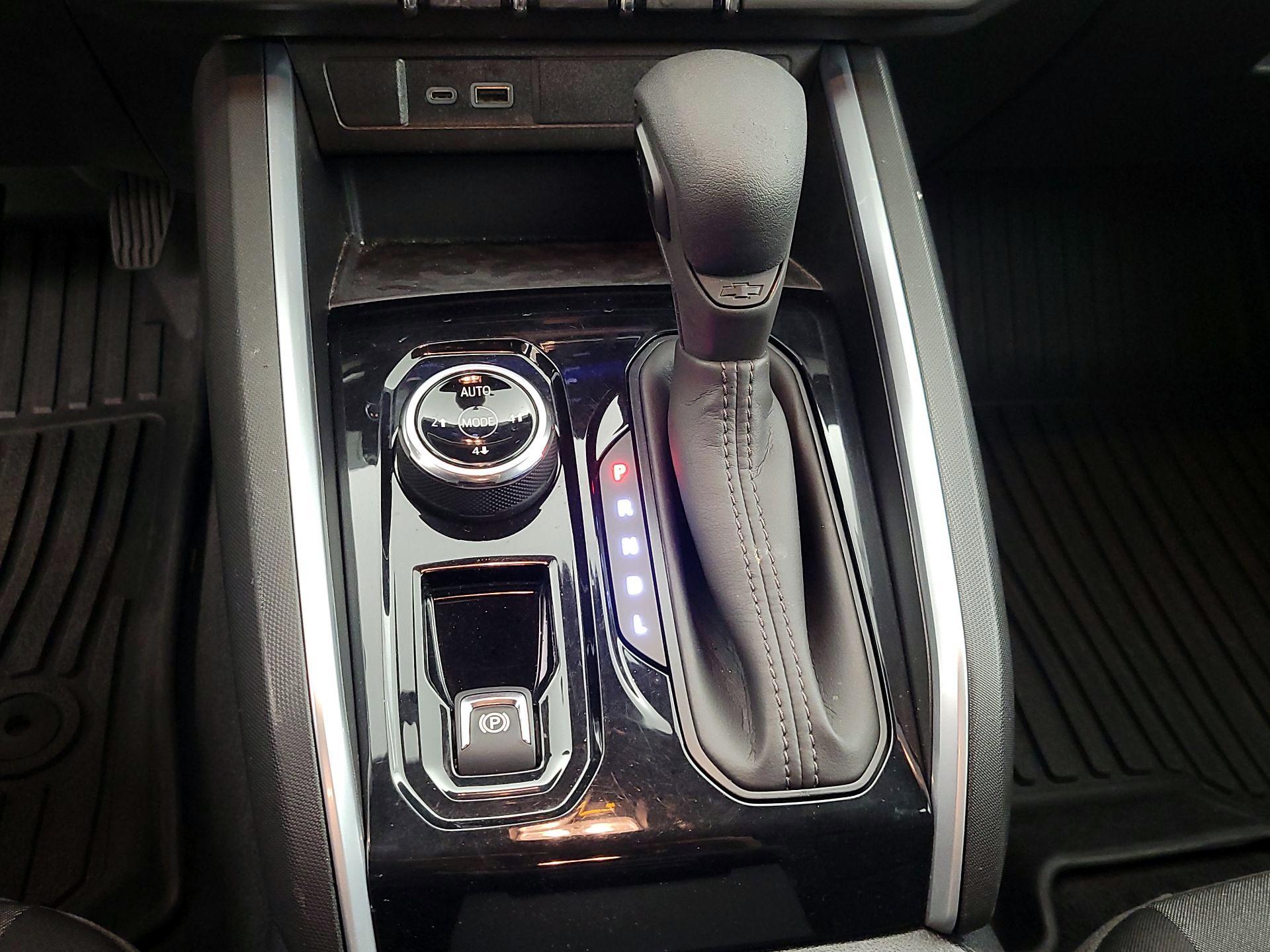 Thumbnail: 2023 Chevrolet Colorado - 17