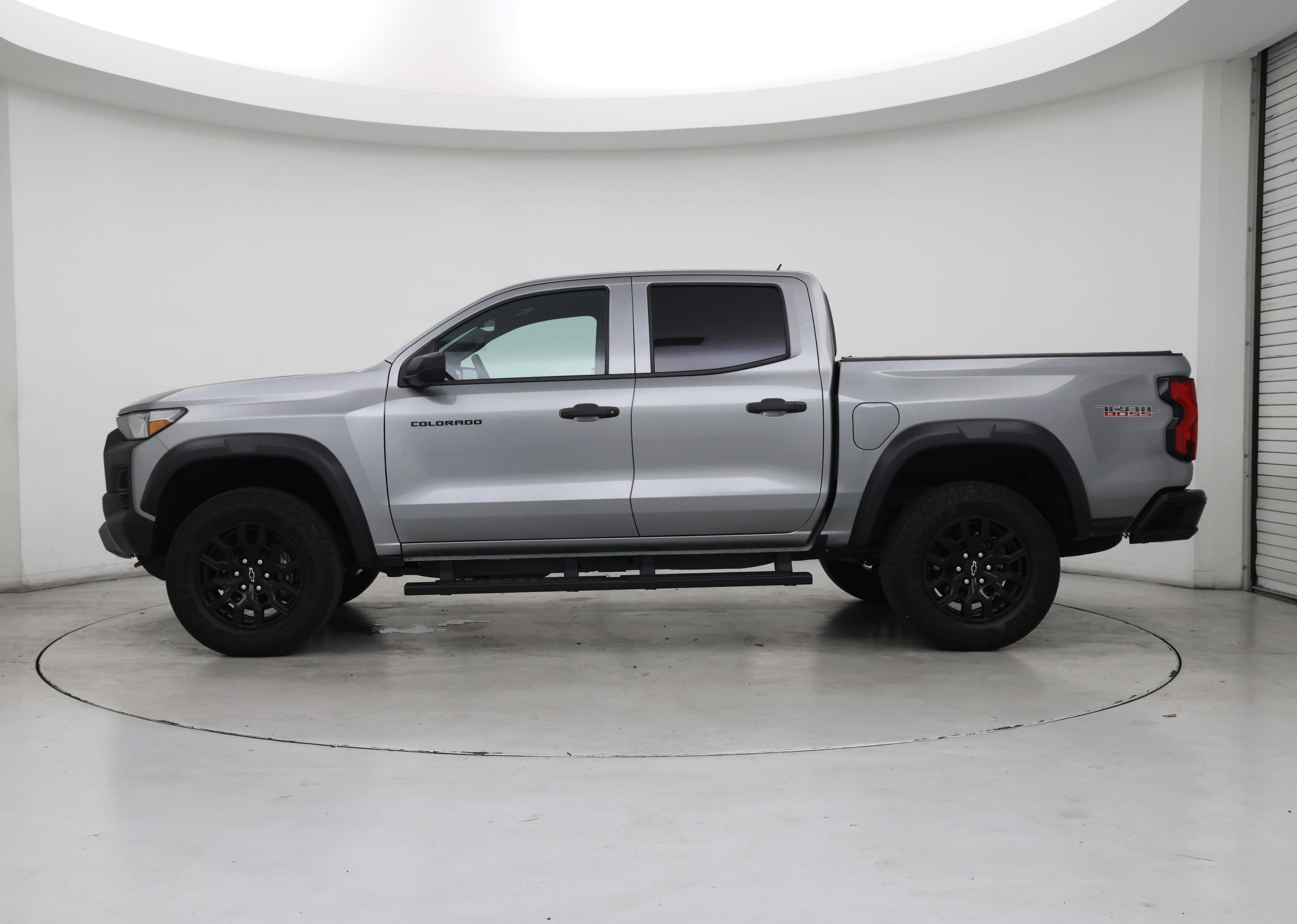 Thumbnail: 2023 Chevrolet Colorado - 3