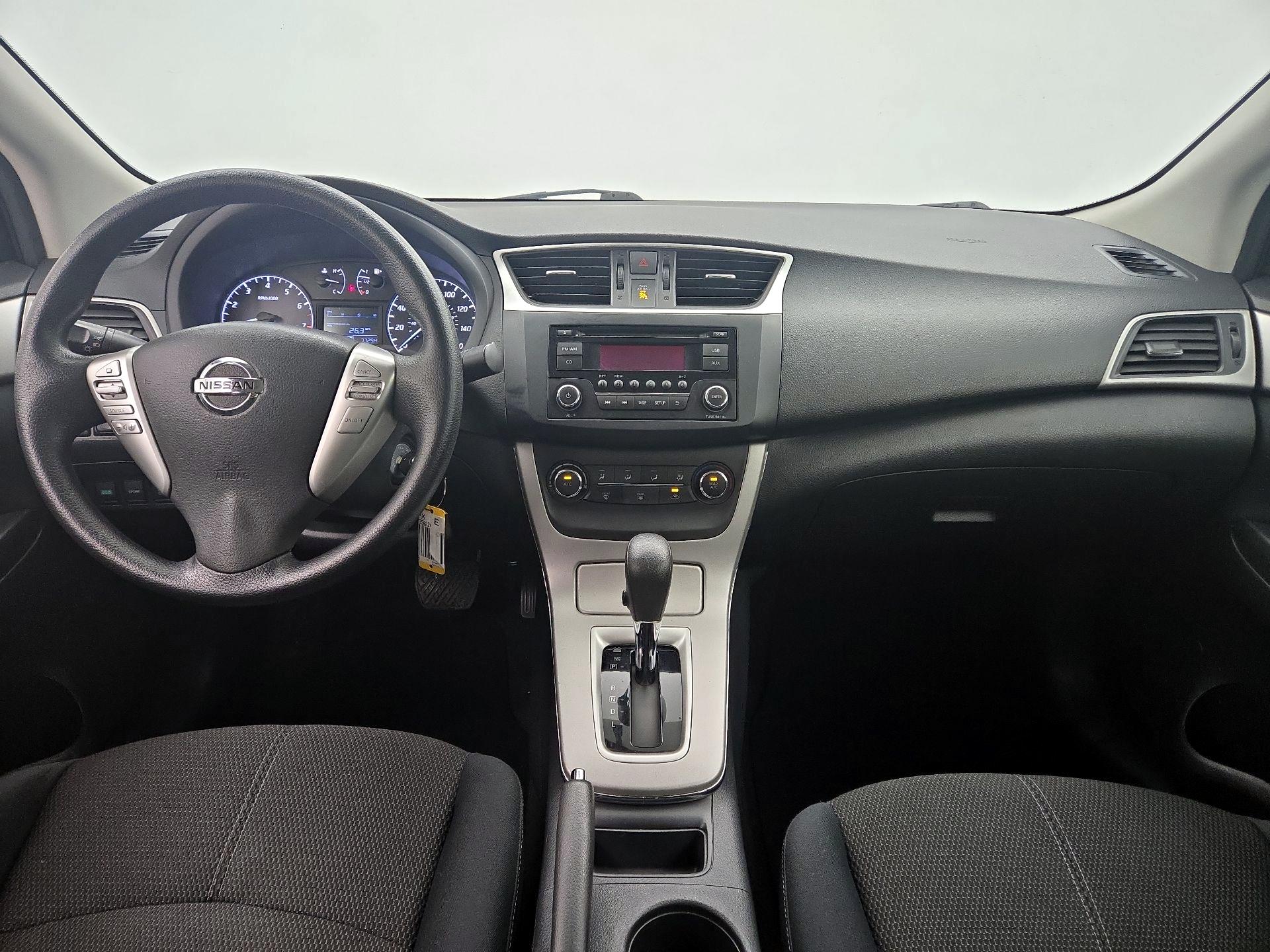 Thumbnail: 2015 Nissan Sentra - 9