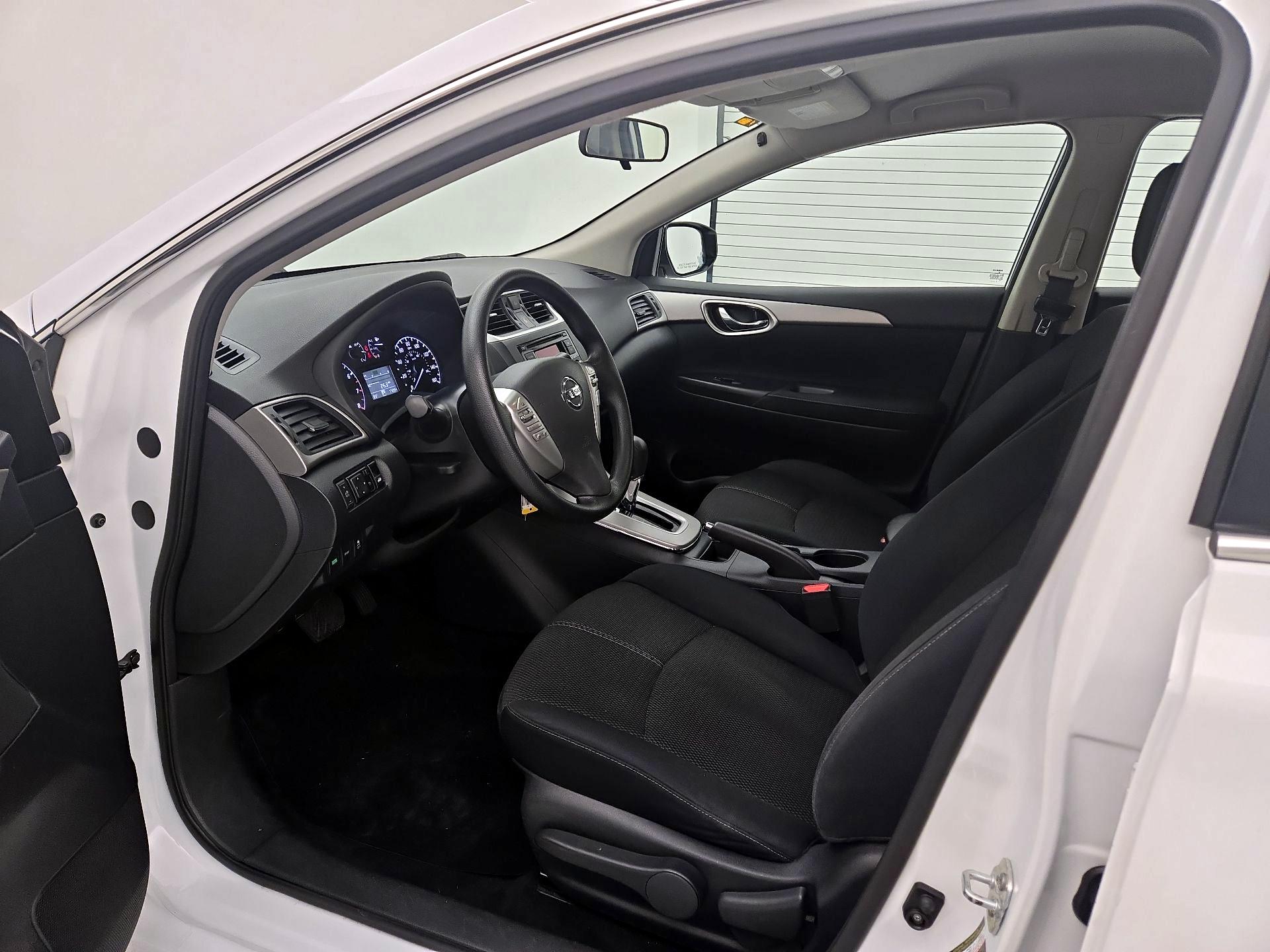 Thumbnail: 2015 Nissan Sentra - 11