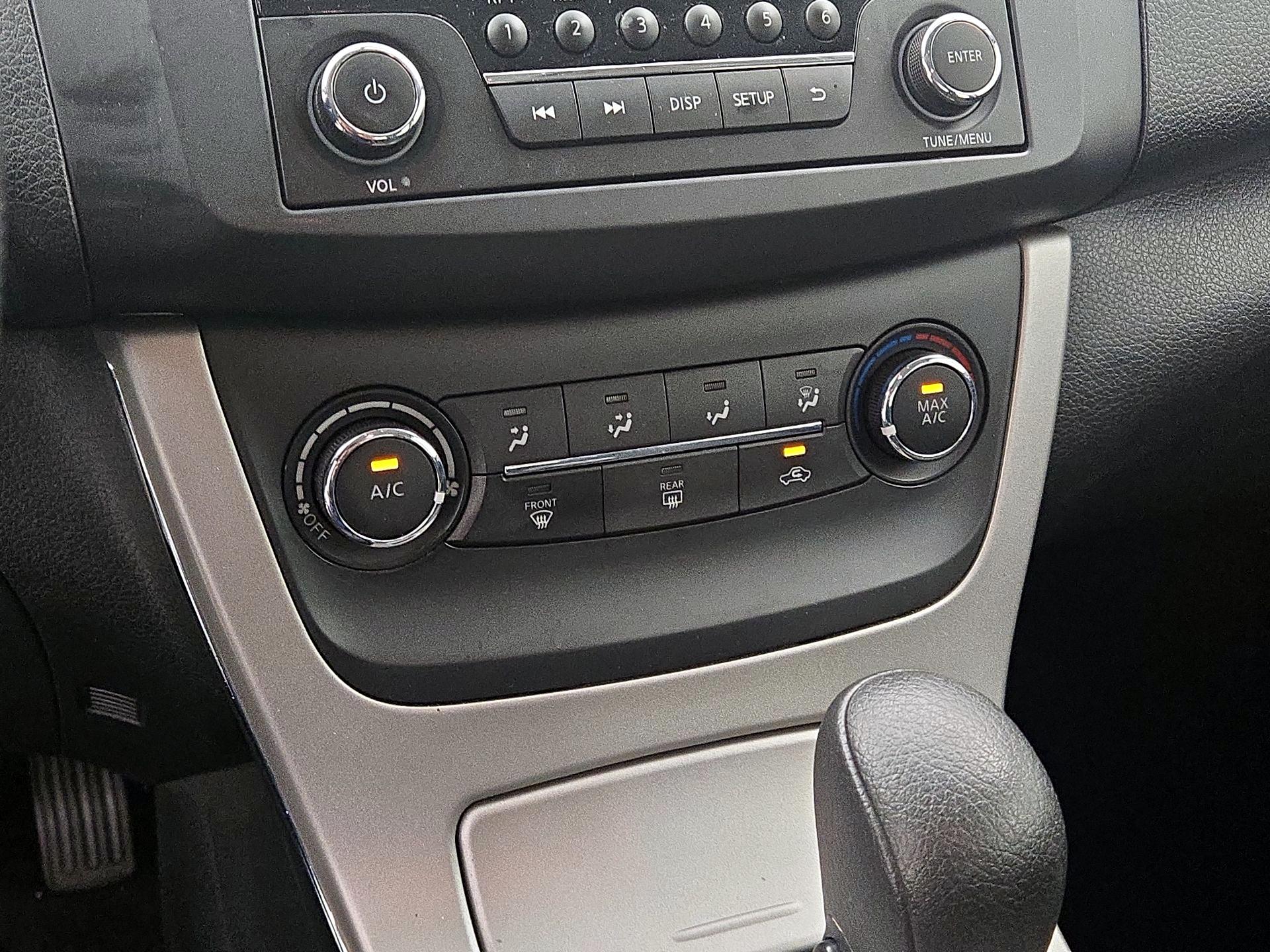 Thumbnail: 2015 Nissan Sentra - 15